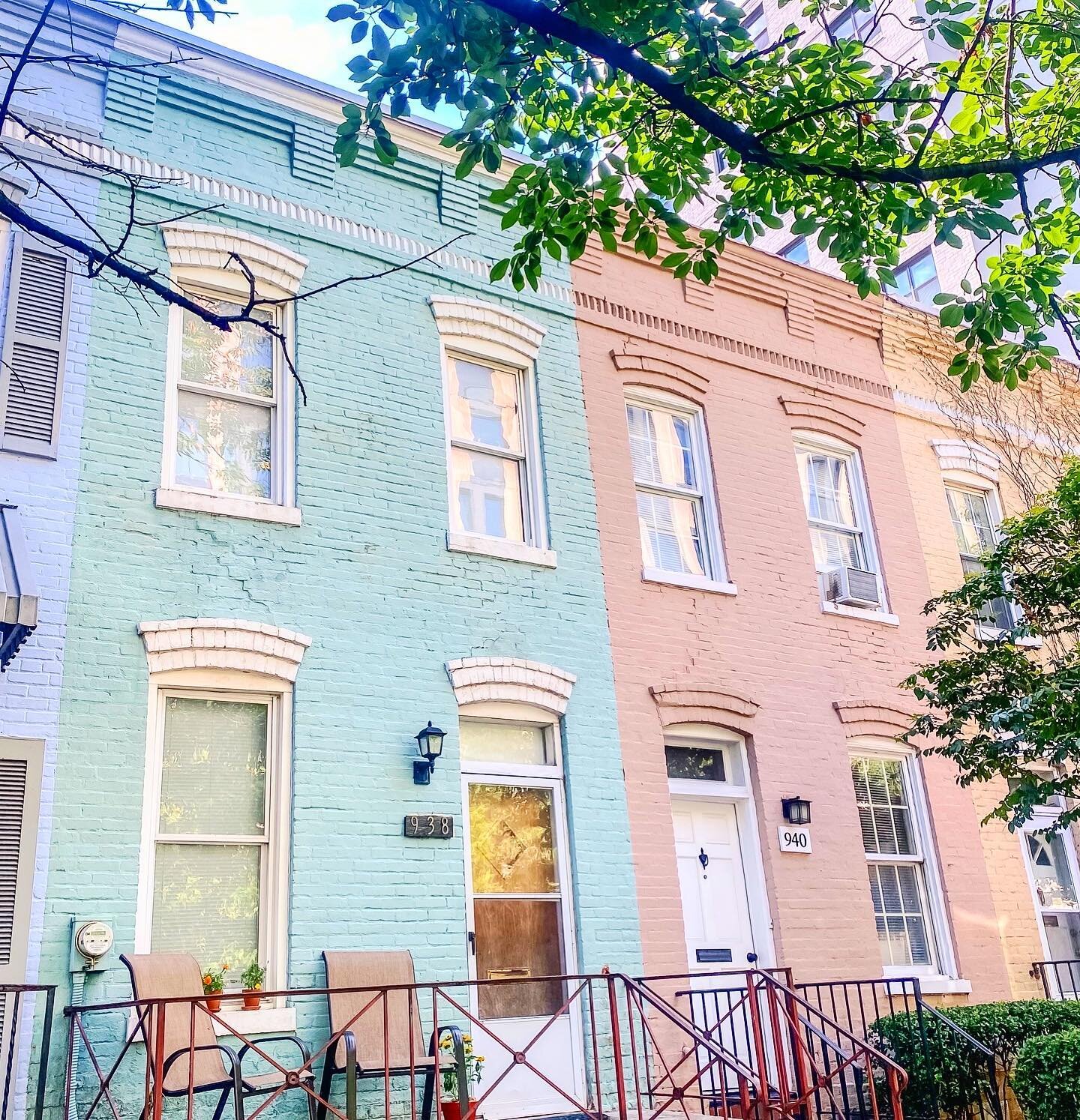 I can never get enough of #DC #rowhouses !