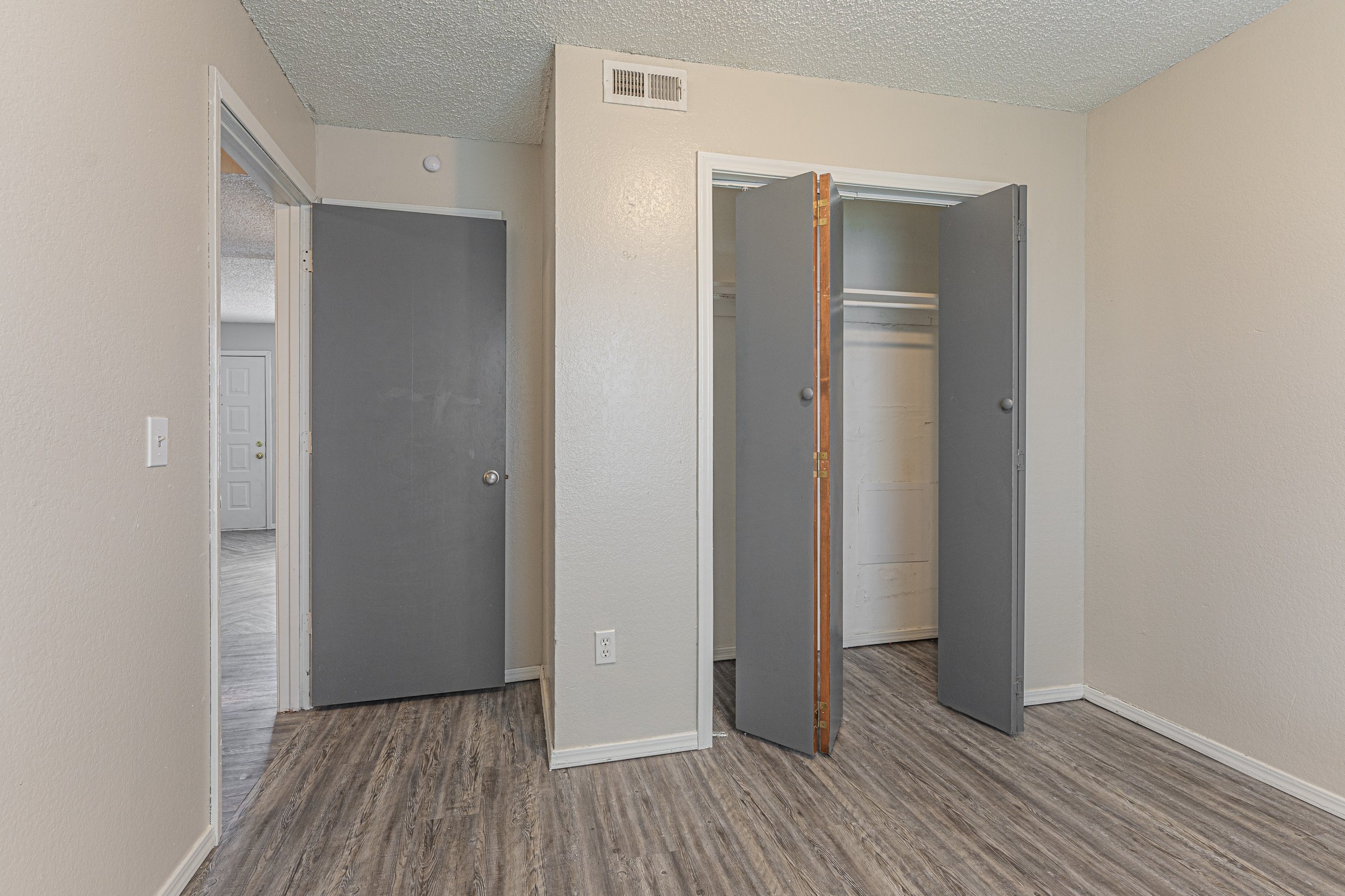 7 Interior.jpg
