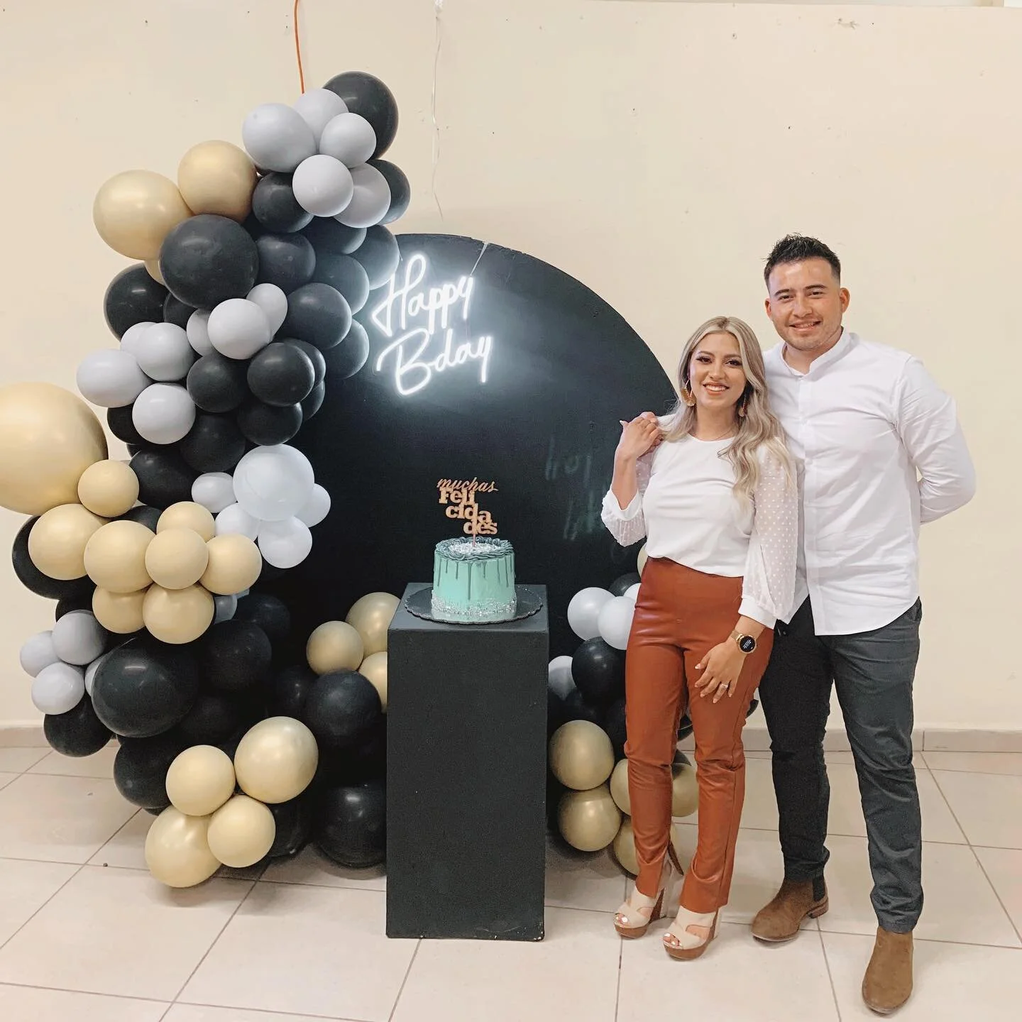 Feliz cumplea&ntilde;os mi amor. Dios nos conceda muchos a&ntilde;os m&aacute;s para seguir celebrando tu vida 🧡🥰 te amo!