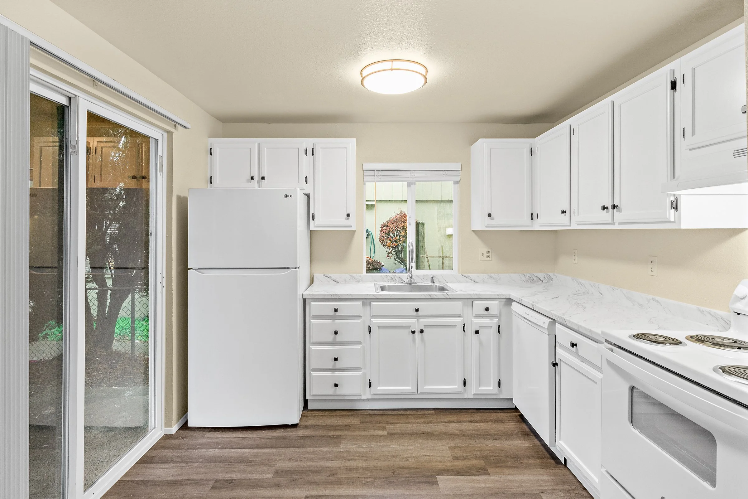 440 SW 155th St Unit H_Sagareus_Web_02.jpg