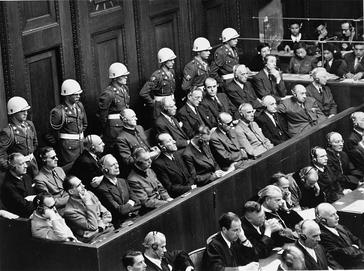 Photo of Nuremberg trials in courtroom.
