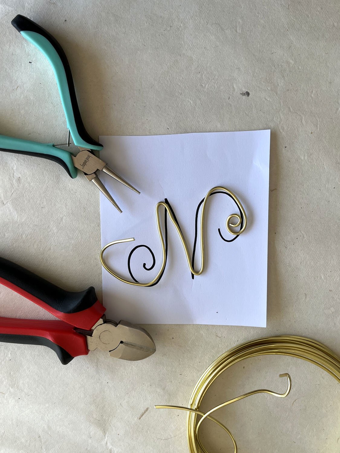 DIY : L'alphabet se plie au fil de fer — Mila Luce