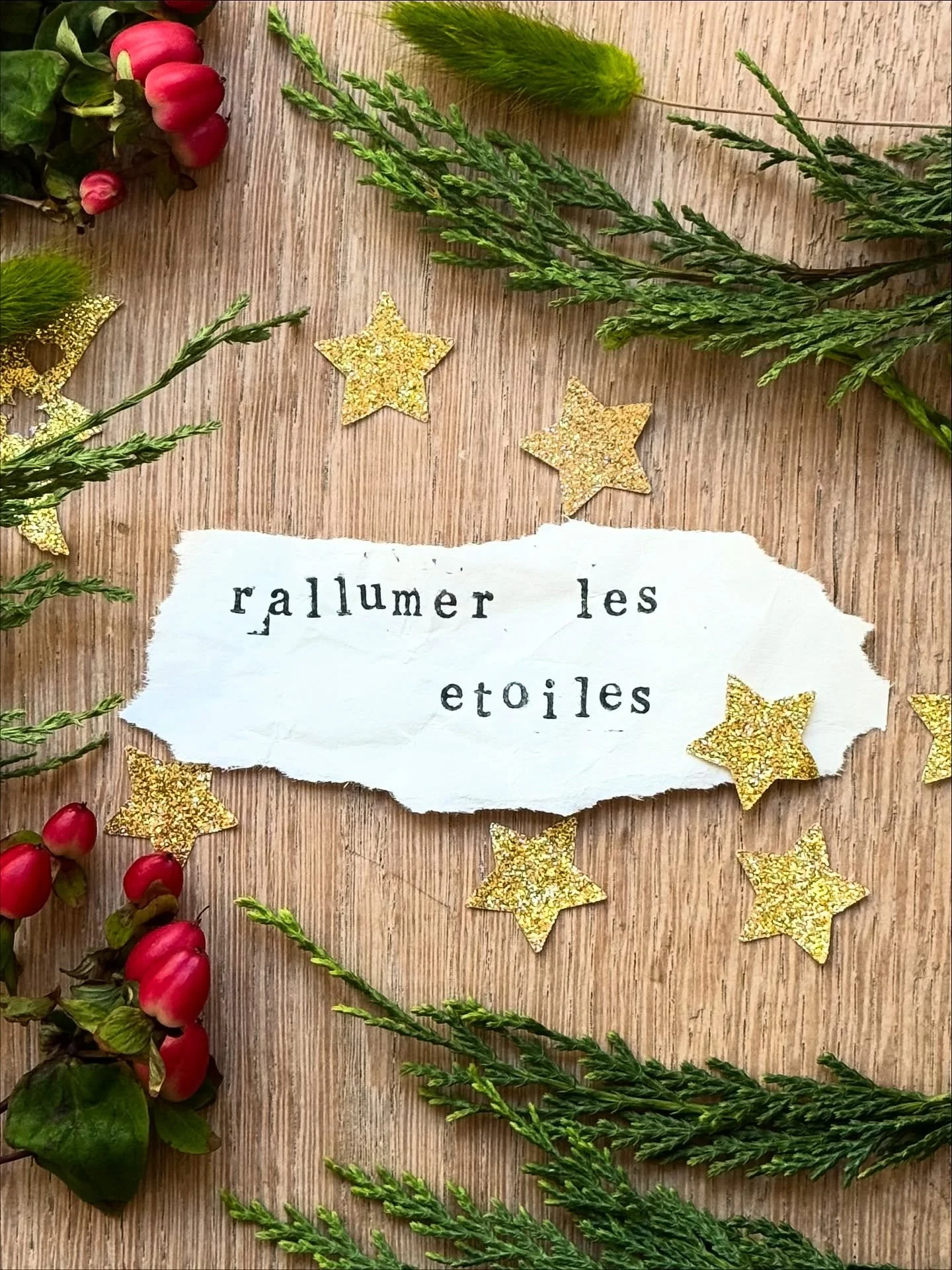 ✨ Des &eacute;toiles plein les yeux&hellip;
 &Agrave; l&rsquo;heure o&ugrave; l&rsquo;ann&eacute;e s&rsquo;&eacute;teint, nous avons choisi de rallumer des &eacute;toiles.

Six cr&eacute;atrices, six univers, un m&ecirc;me souffle : celui de la lumi&