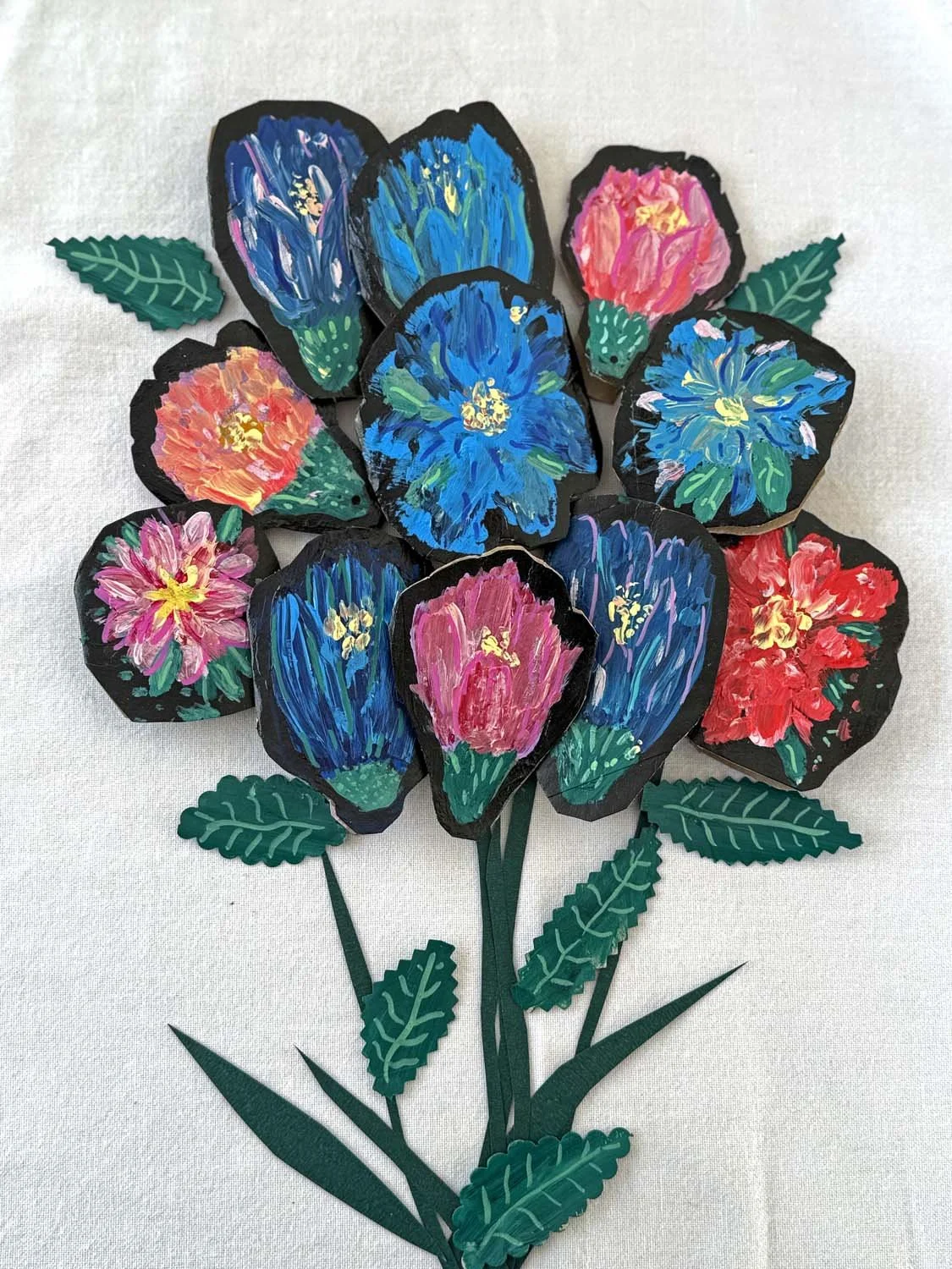 22-Etiquettes cadeaux fleurs avec rouleaux carton.jpg