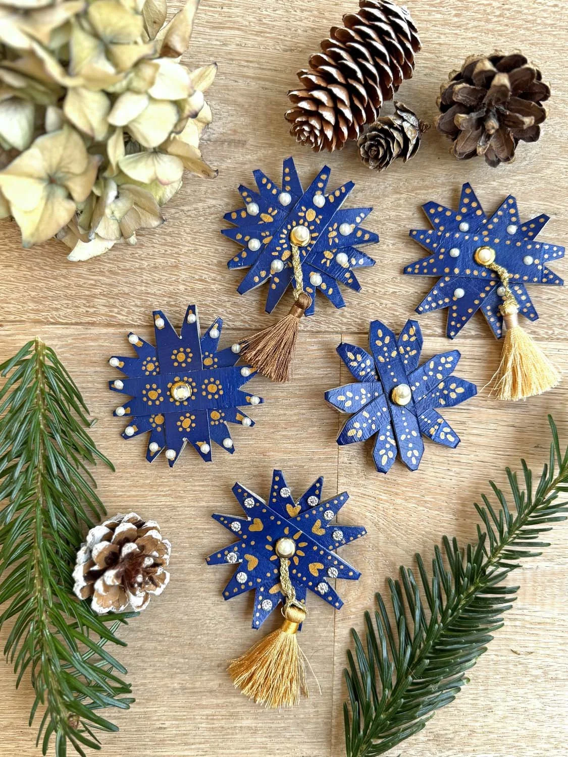 Étoiles en rouleaux de papier toilette recyclés