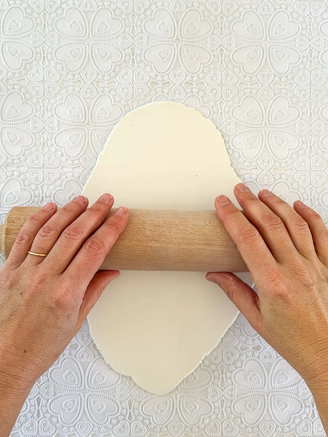 3- Cache-pot argile sans cuisson dentelle..jpg