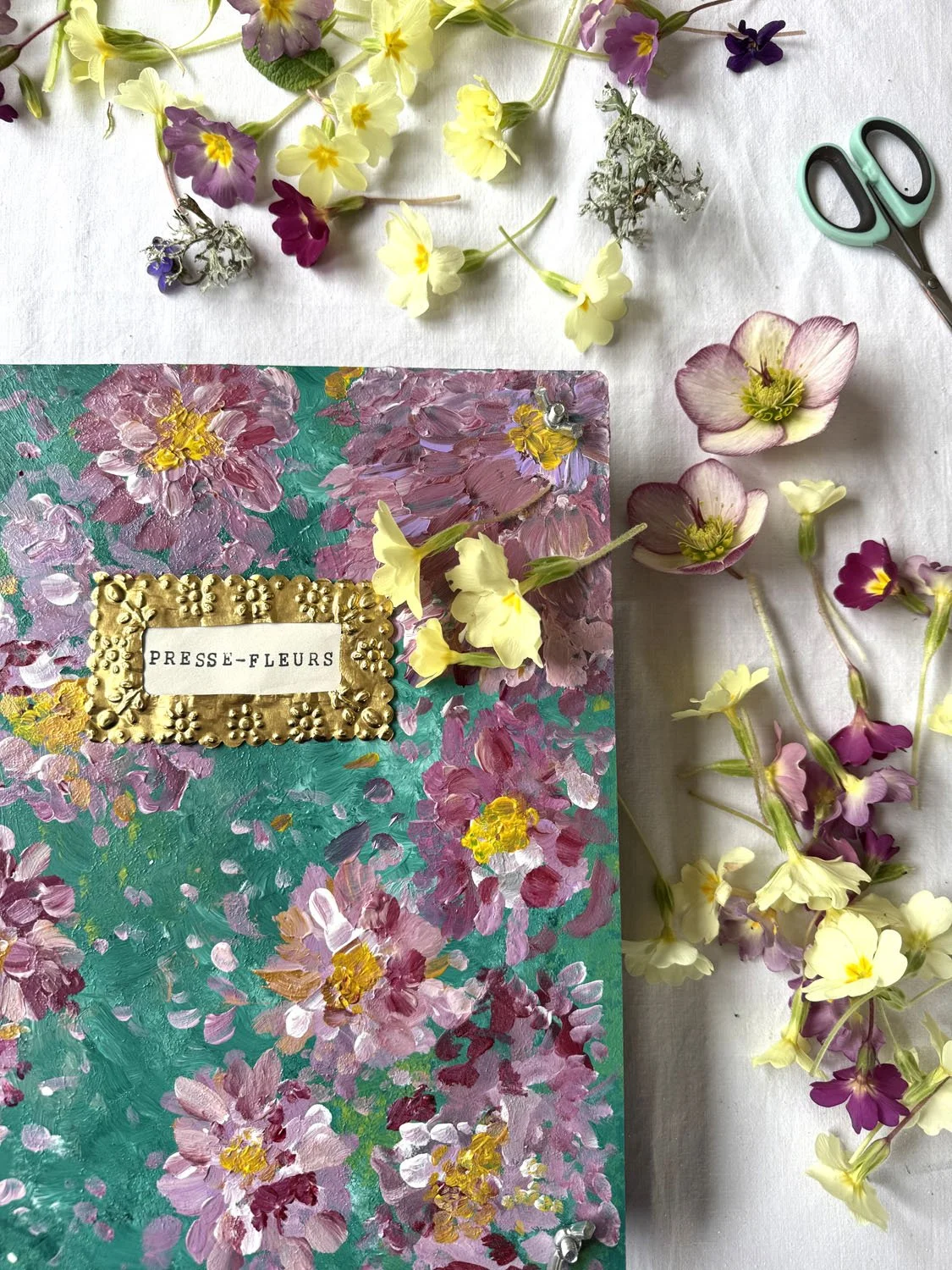 102 Presse fleurs peinture copie.jpg