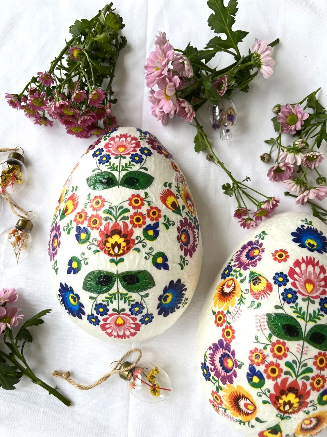 20 Oeuf de paques motif folk art copie.jpg