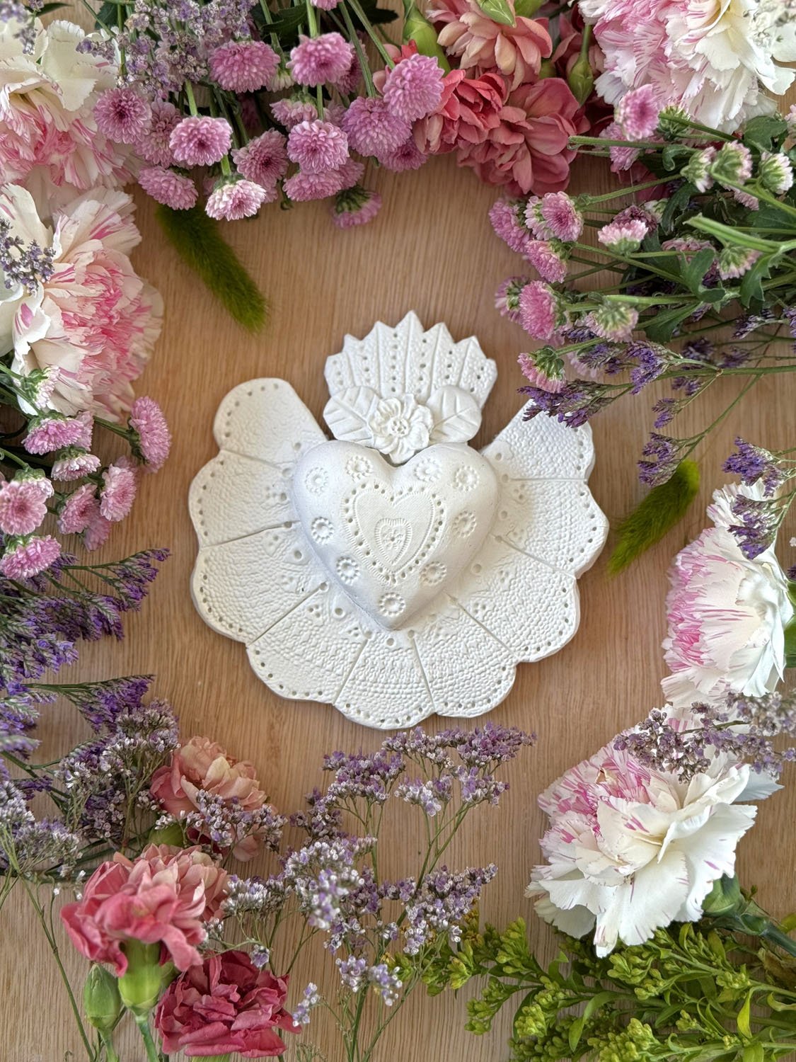 41coeur exvoto avec fleur argile copie.jpg