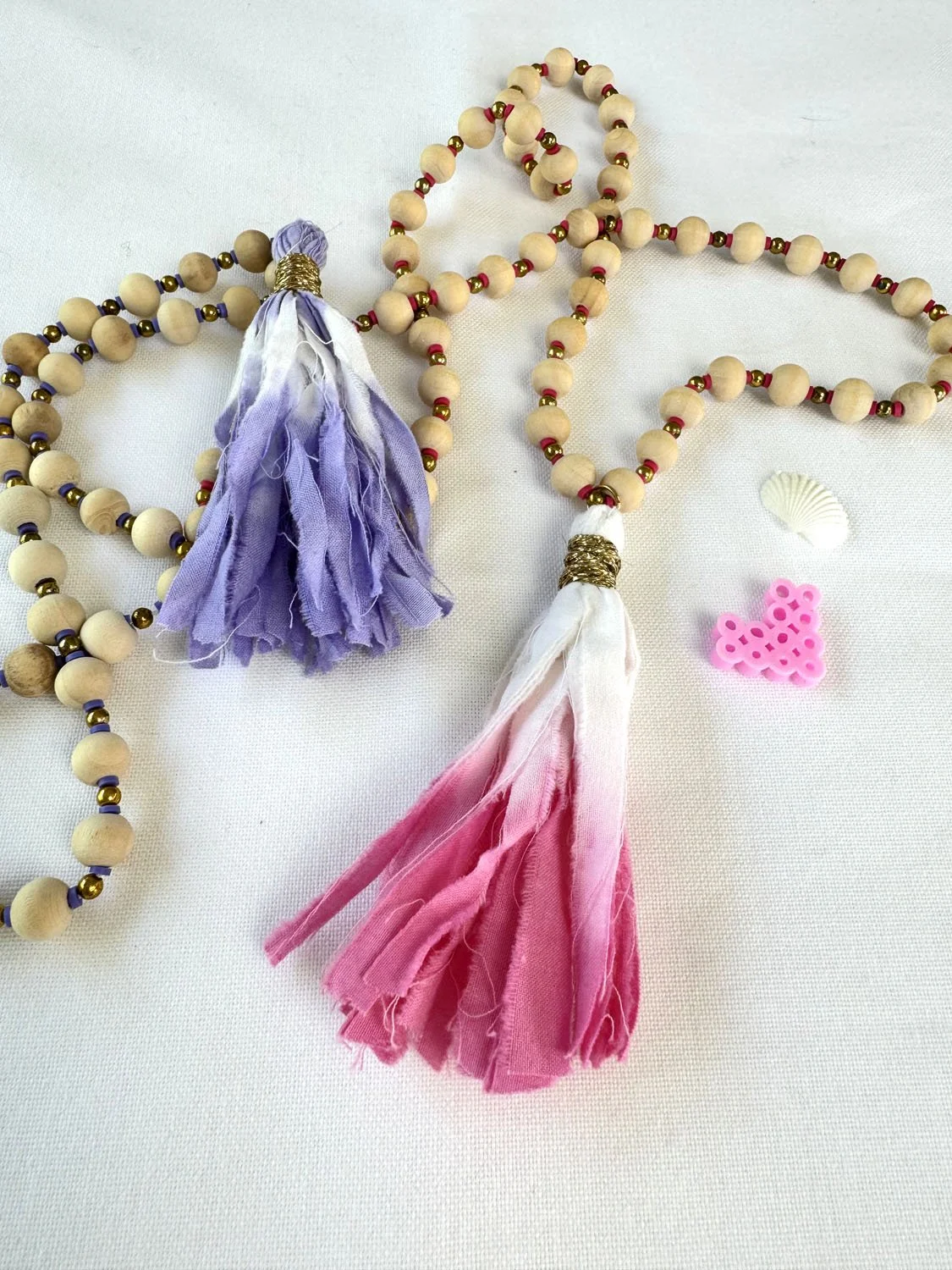 30 collier pompon récup copie.jpg