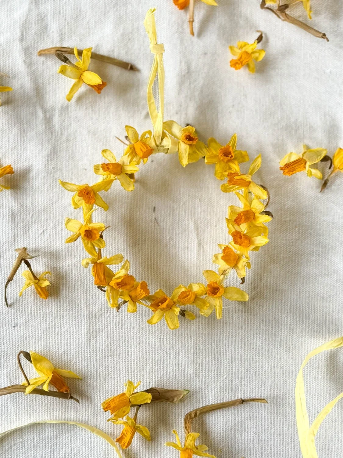 6-petites couronnes de fleurs séchées. copie.jpg