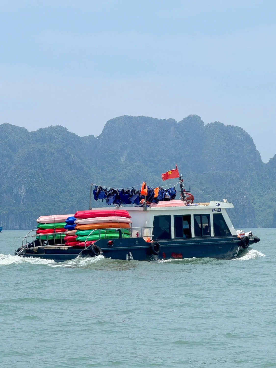 4-Baie de Hạ Long.jpg