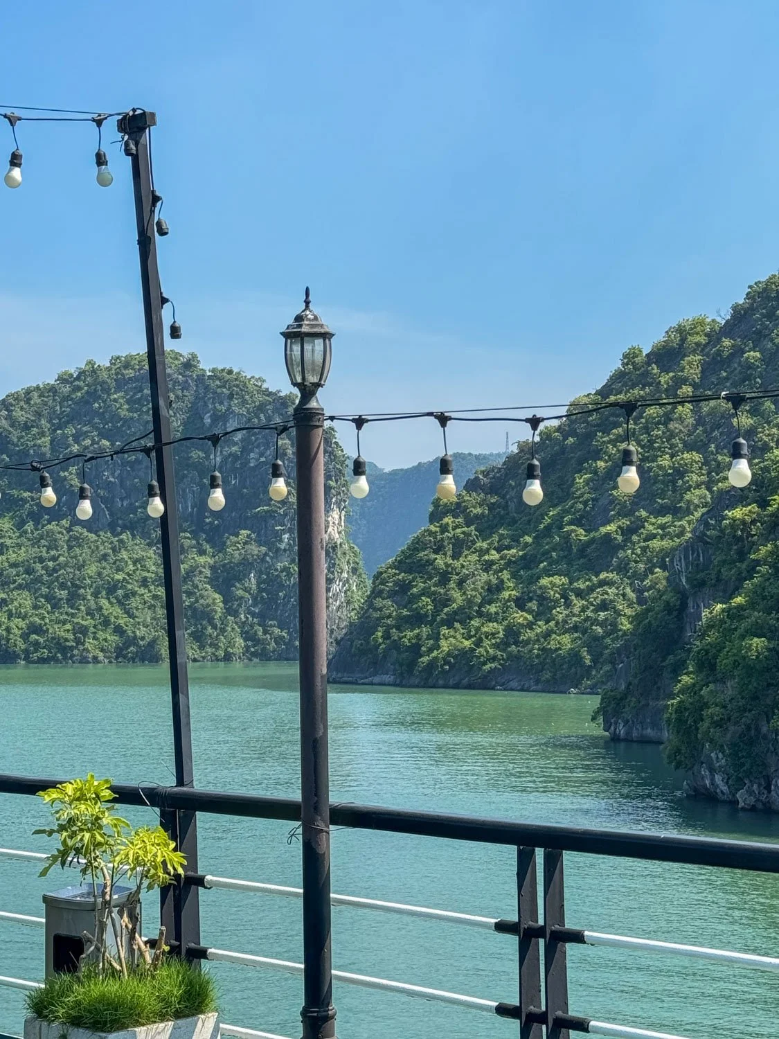 6-Baie de Hạ Long.jpg