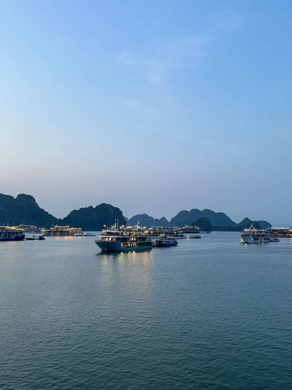 18-Baie de Hạ Long.jpg