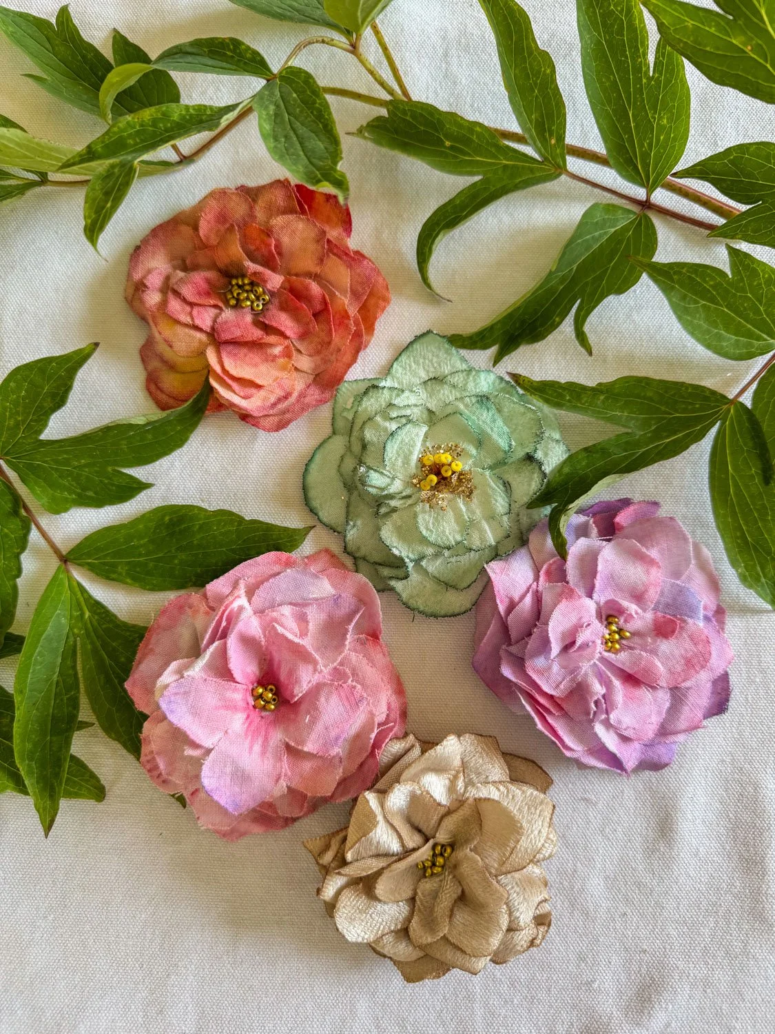 Broches de Fleurs ensemble fini. copie.jpg