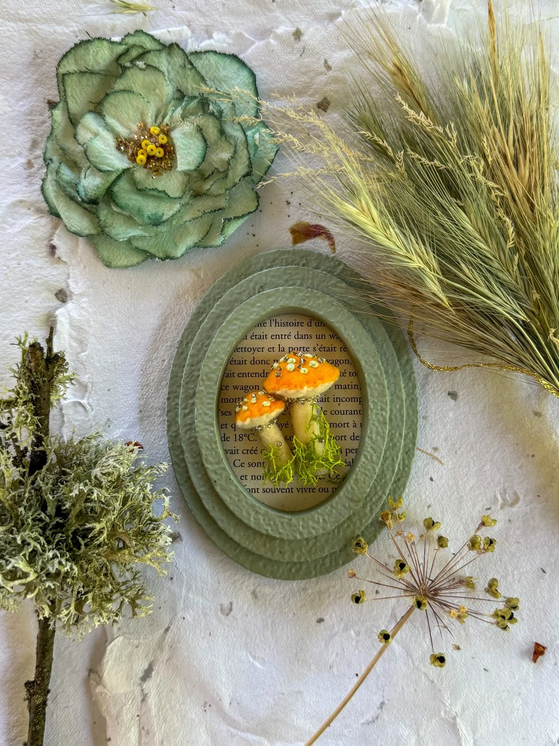 29-petits champignons feutrine et perles copie.jpg