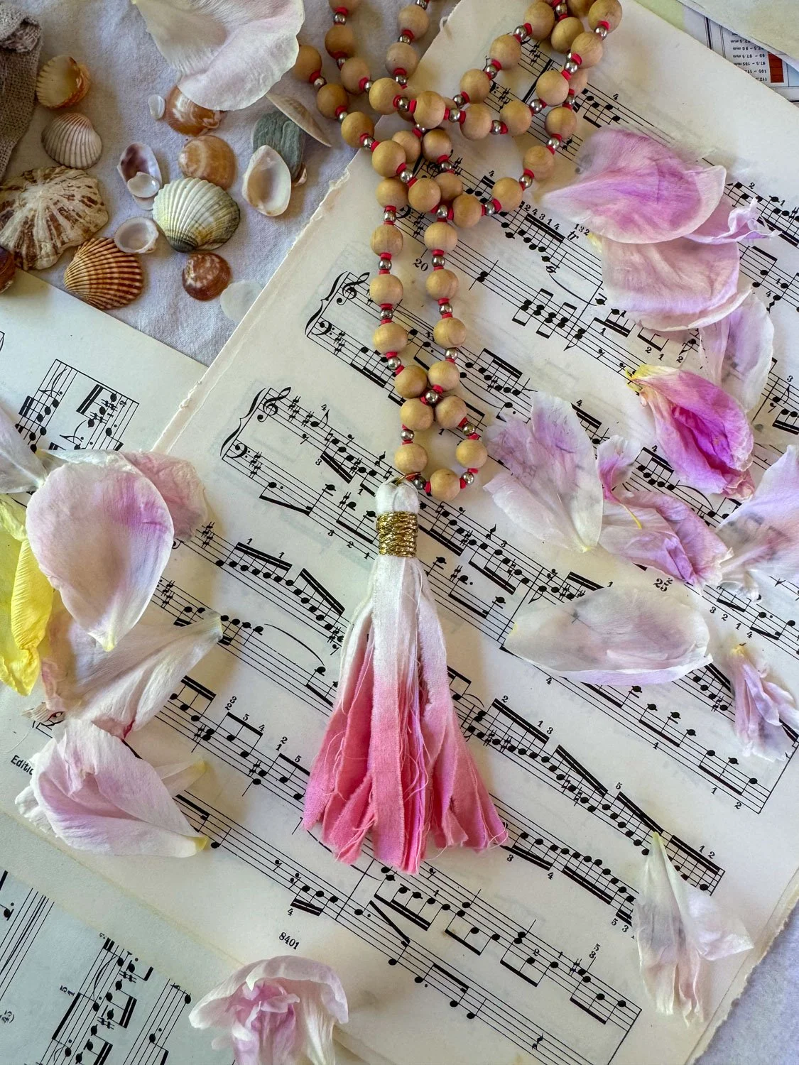 37collier pompon récup copie.jpg