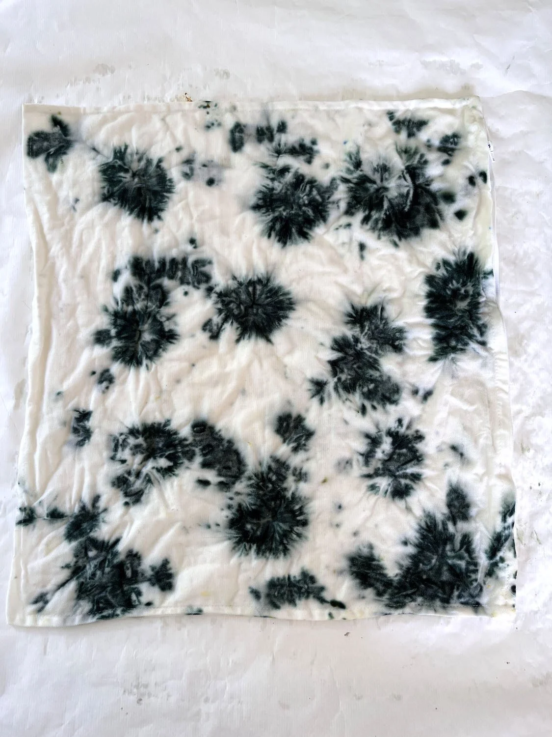 3.11 coussin shibori vert copie.jpg