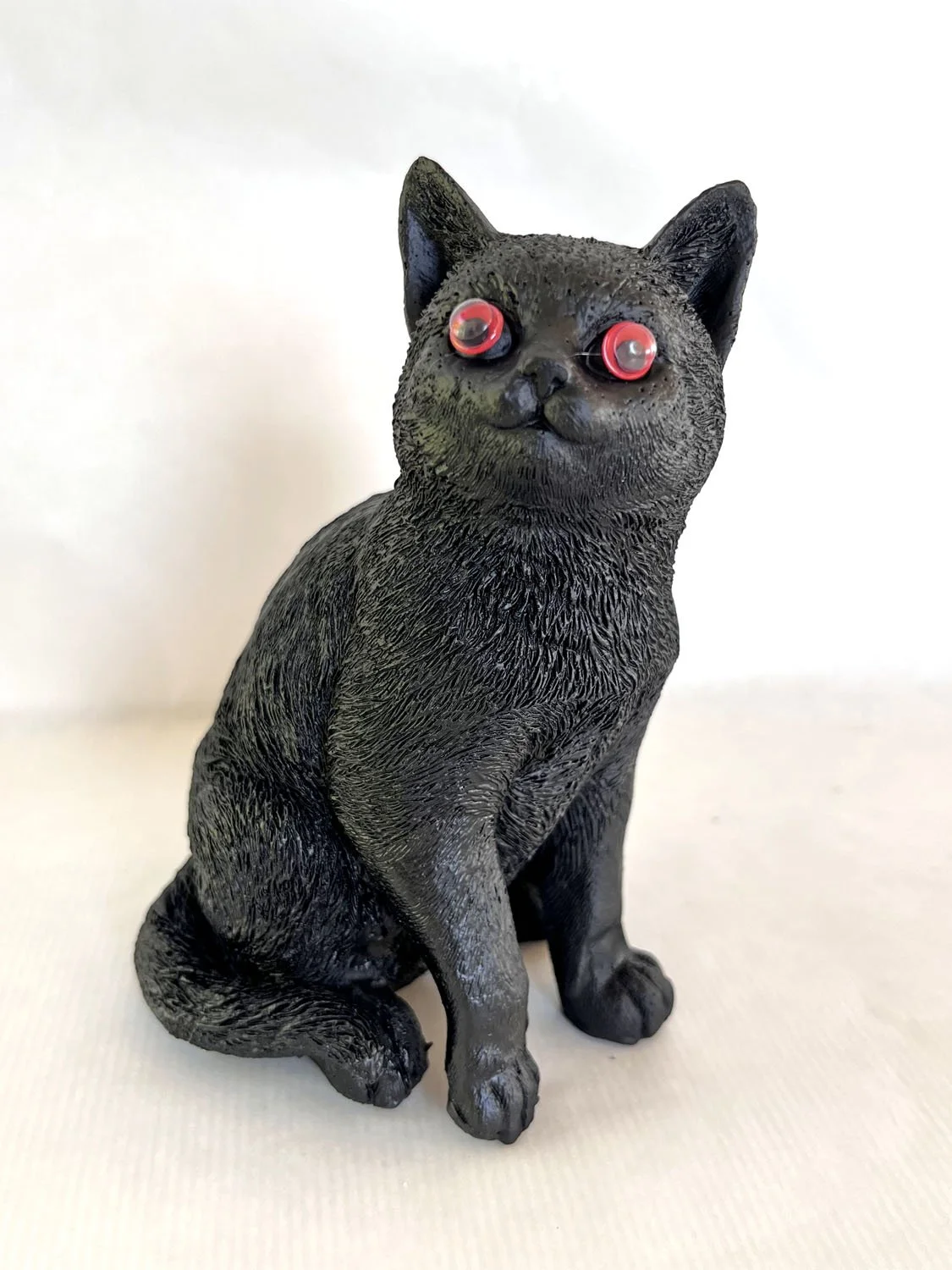 Figurines de chat, serpent, souris et insectes noirs décorées d’yeux et de strass rouges pour Halloween