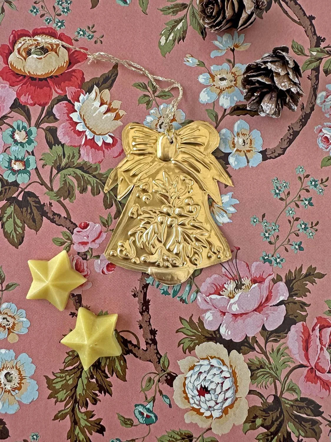 64-Suspensions de Noël en métal repoussé.jpg