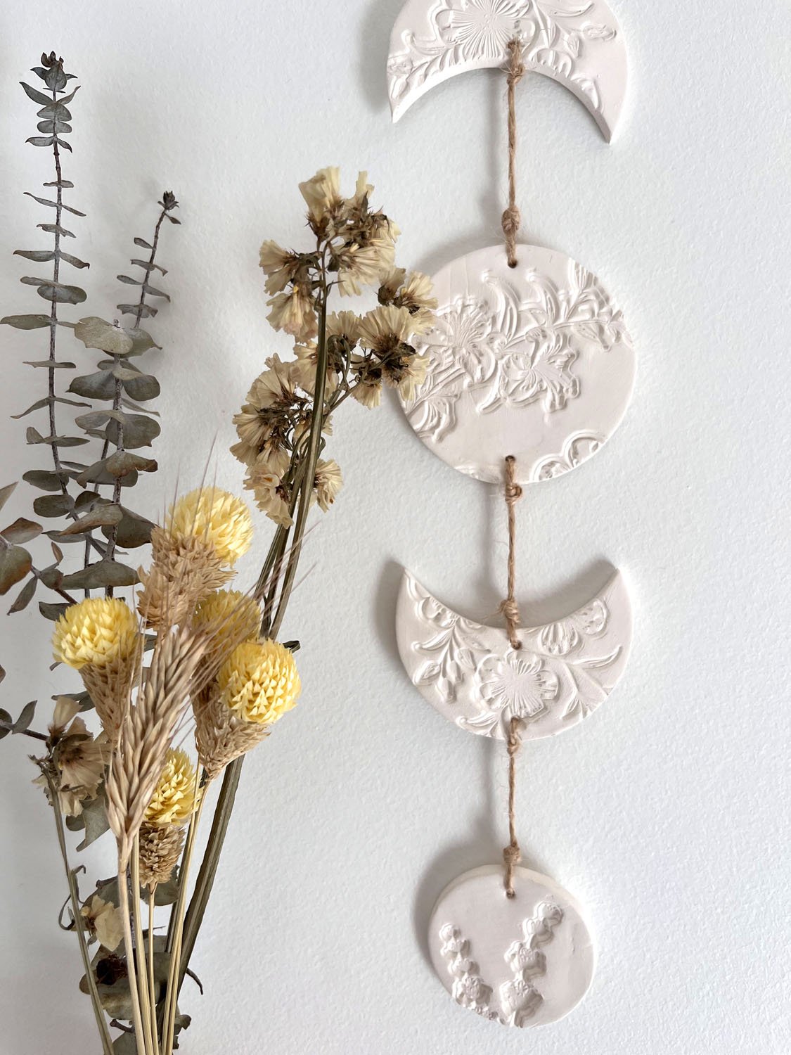 DIY : Une suspension en argile empreintes de fleurs — Mila Luce