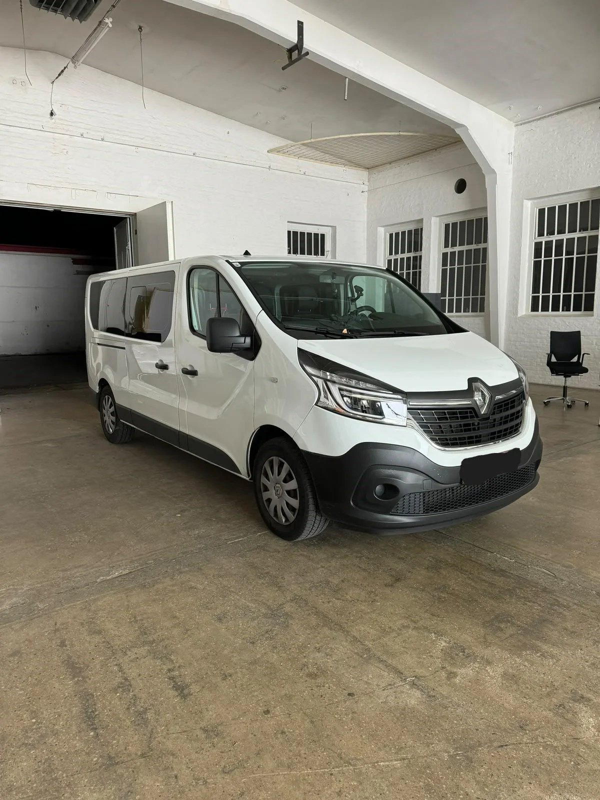 Renault Trafic 5.jpeg