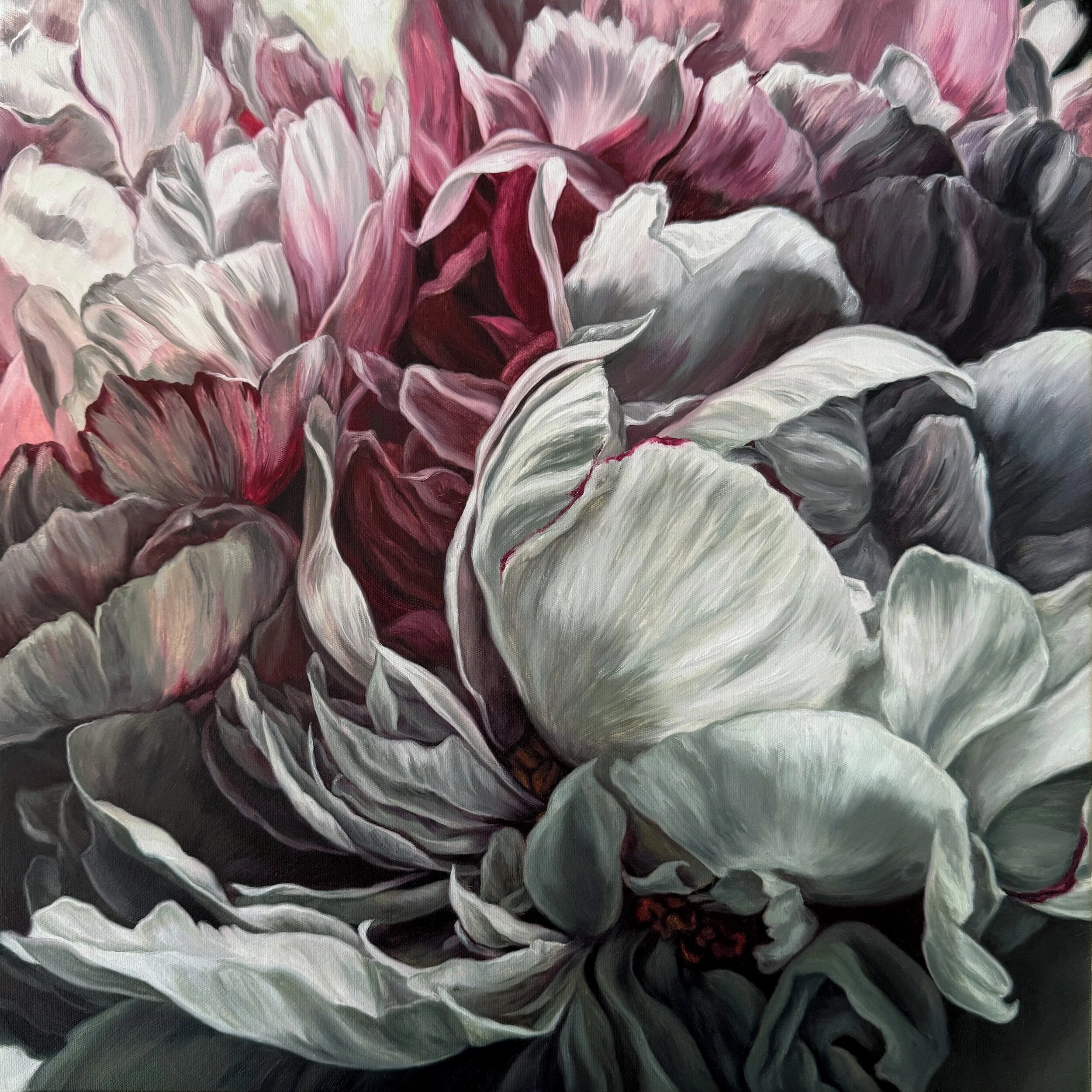 You have to pop in to the gallery and see for yourself the beautiful work of one of our feature artists for Birds and Blooms, Alex Louisa!⁣
⁣
Alex primarily works with oil paint, PanPastel, and watercolors, but she loves experimenting with new materi