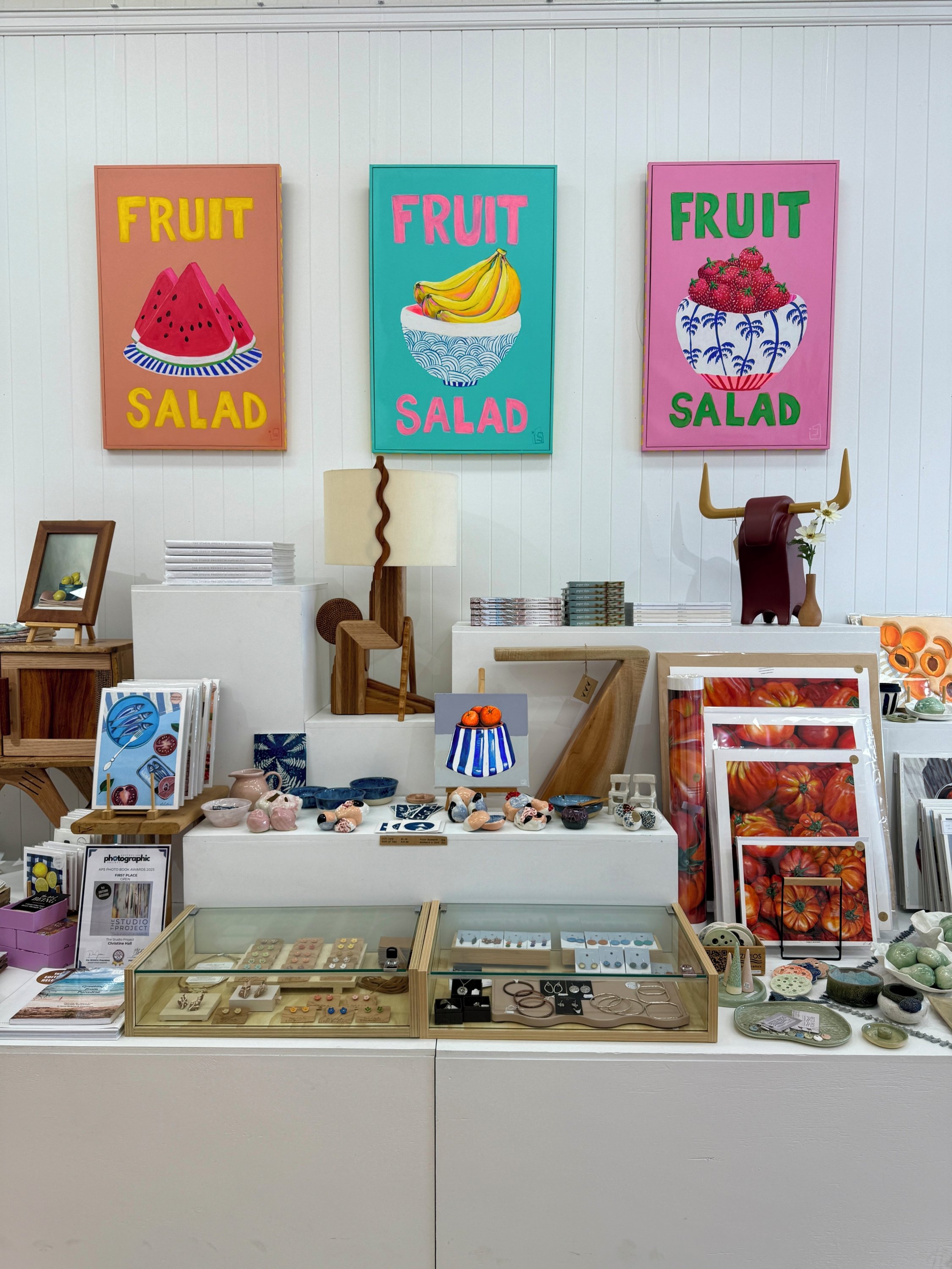 Bespoke, distinctive and one-of-a-kind pieces, now in the gallery (Just in time for your Christmas shopping)⁣
⁣
Our 'Feast' Exhibition is featuring works by the artist Sam Lardner (Pictured above)⁣
Available to browse and purchase on our website⁣
www