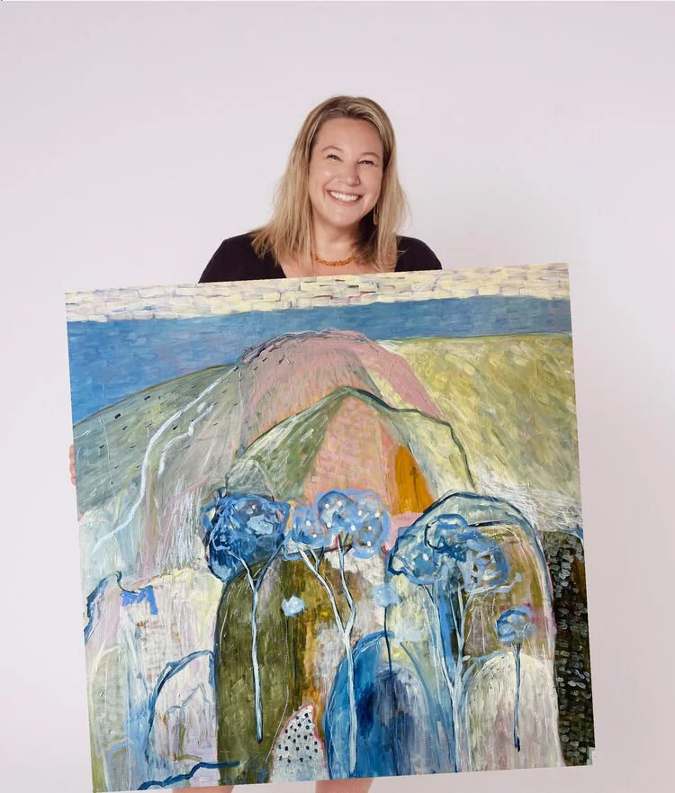 We miss her&hellip; but oh, how lucky are we to still live alongside her work 💛⁣
⁣
Misa Gelin has recently made the move to Victoria, trading in familiar surrounds for a whole new landscape, and it&rsquo;s already finding its way into her canvases i