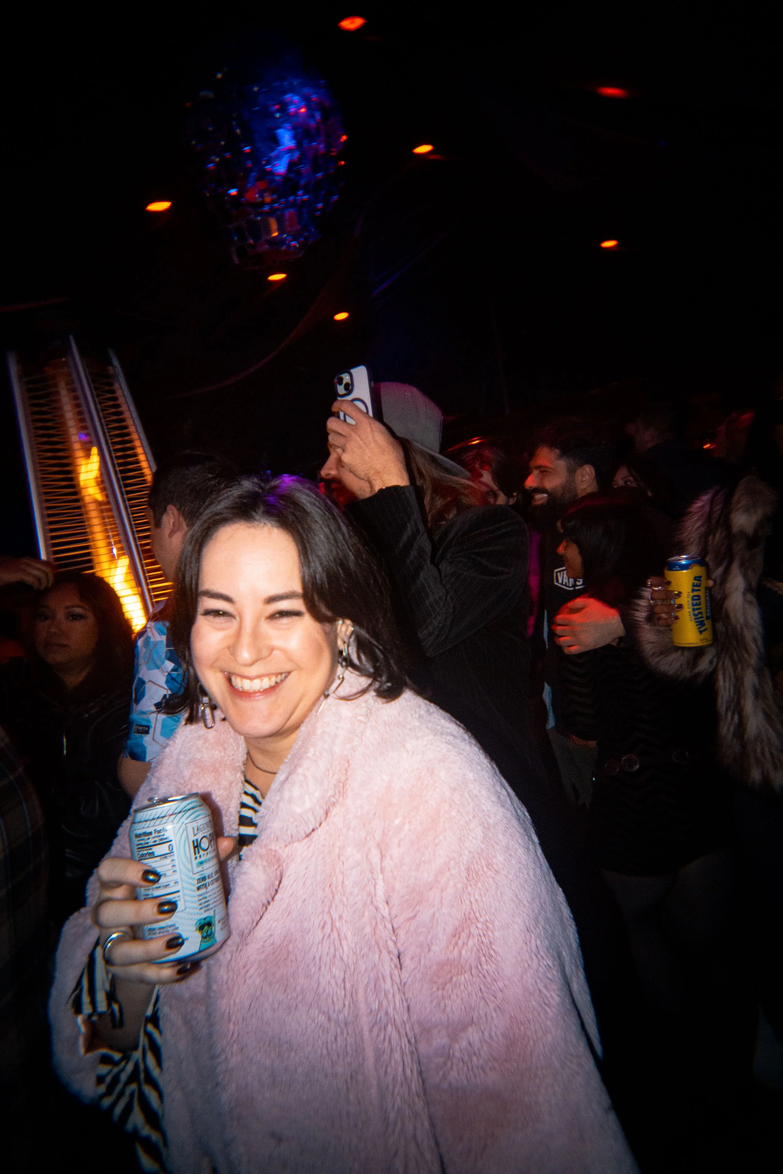 25 12 H2D NYE 2025 w ADULT 362 4K.jpg