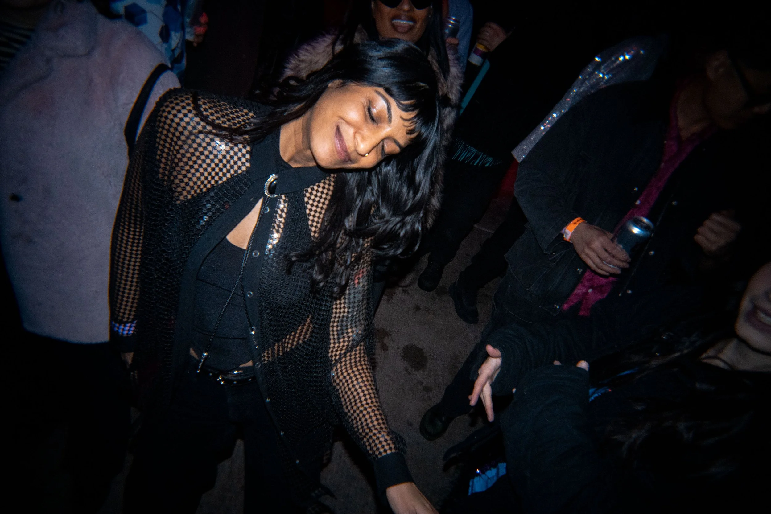 25 12 H2D NYE 2025 w ADULT 358 4K.jpg