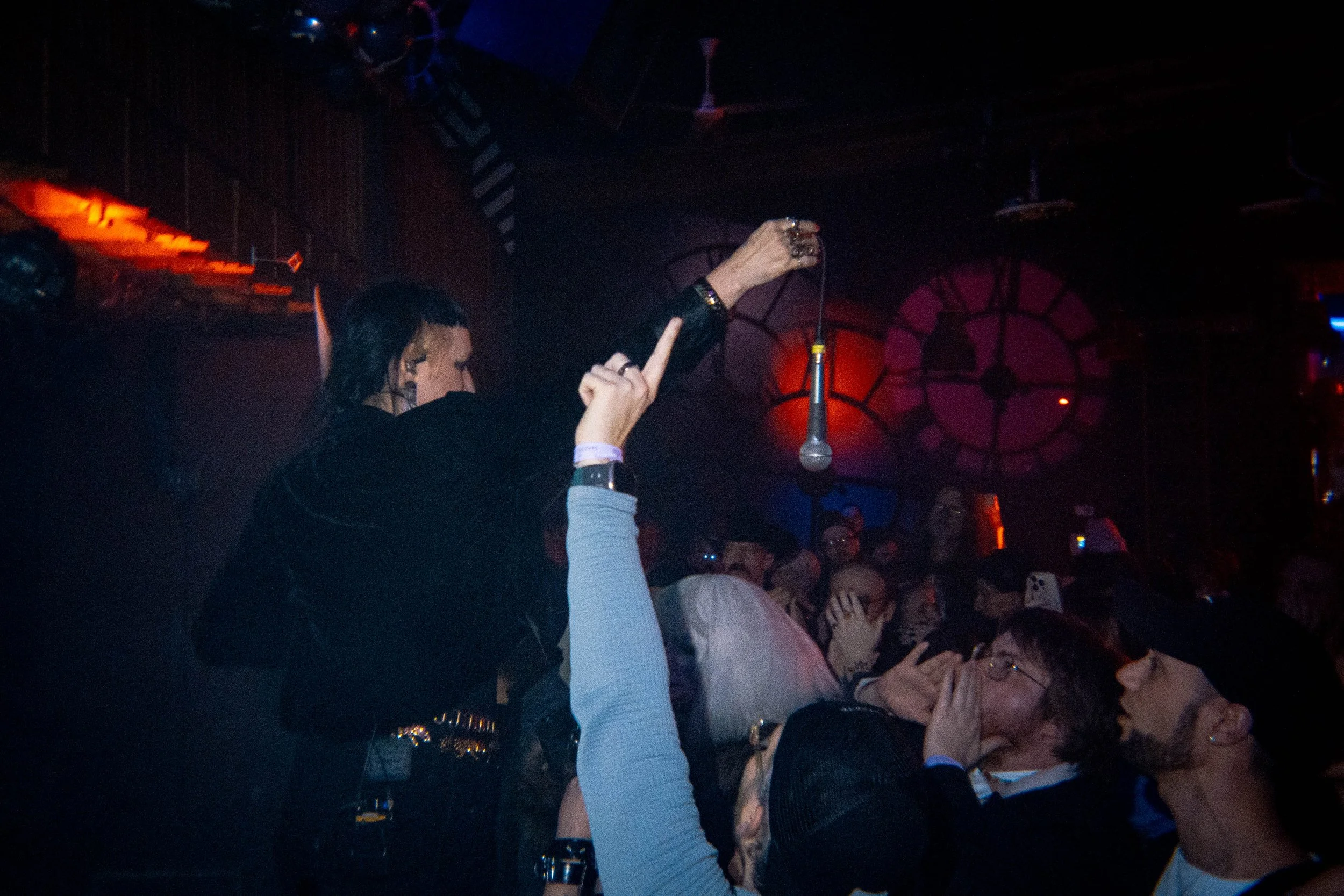 25 12 H2D NYE 2025 w ADULT 186 4K.jpg