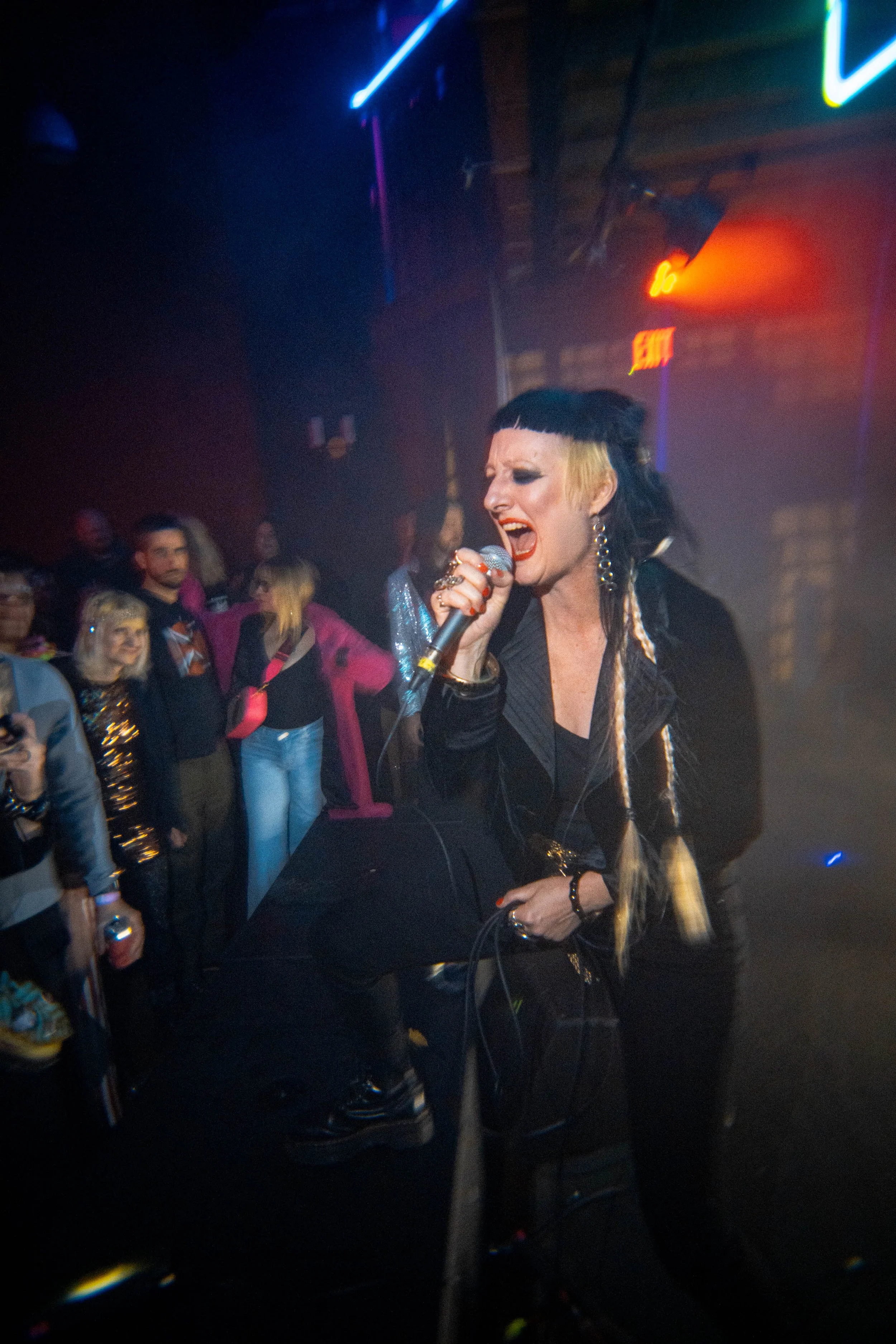 25 12 H2D NYE 2025 w ADULT 168 4K.jpg