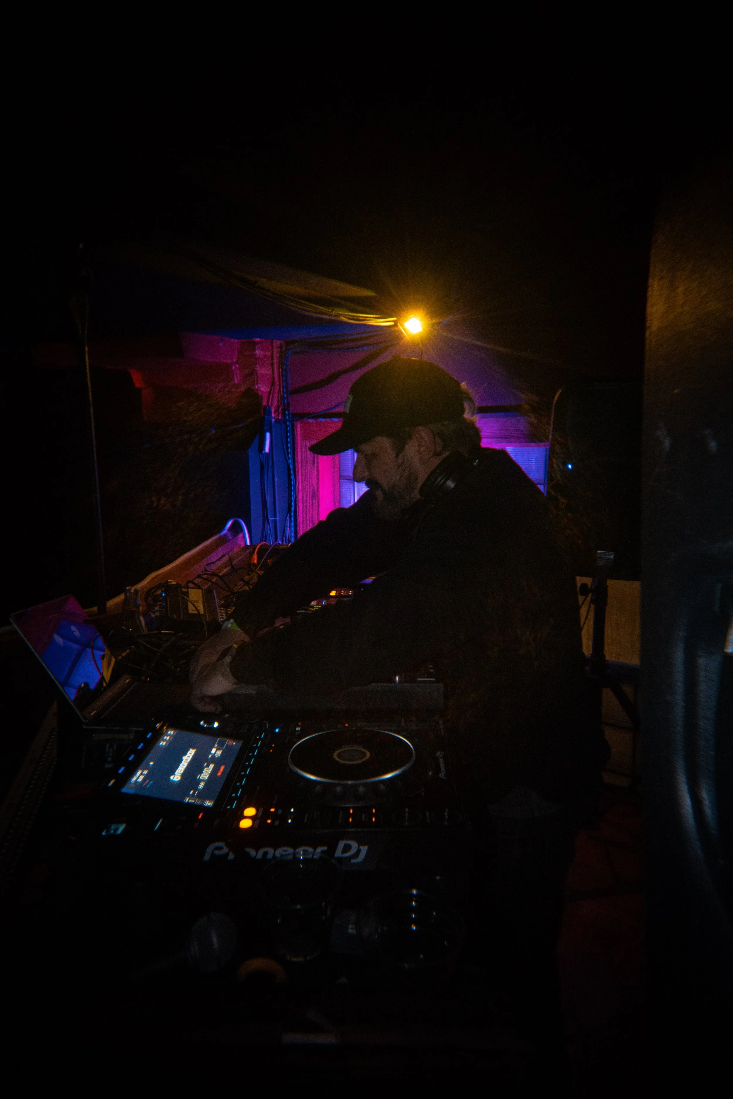 25 12 H2D NYE 2025 w ADULT 340 4K.jpg