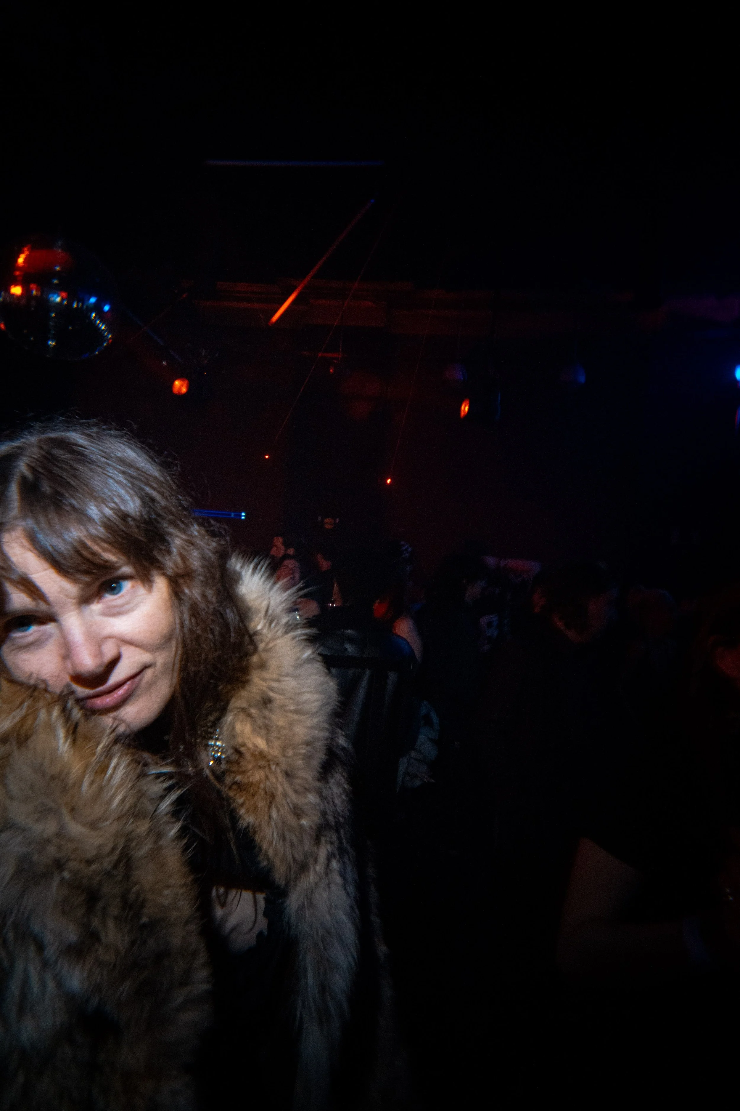 25 12 H2D NYE 2025 w ADULT 316 4K.jpg