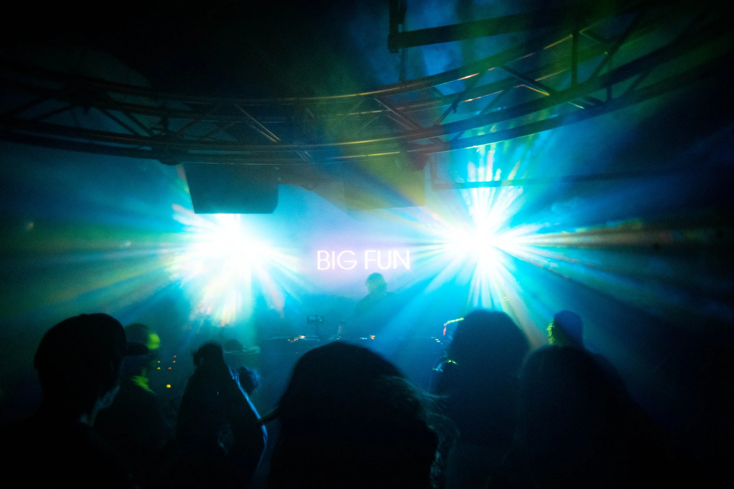 26 08 H2D X BIG FUN FIRST PARTY PARIS BAR 004-25.jpg