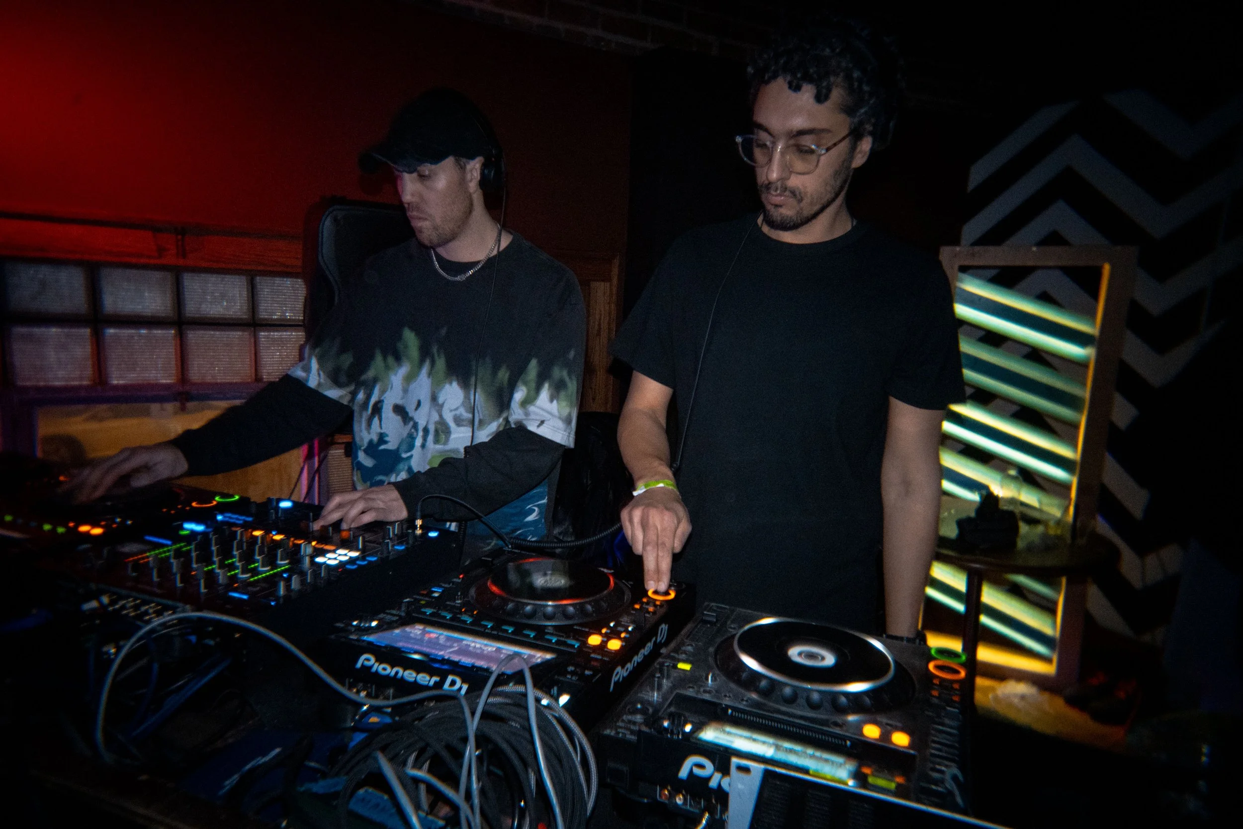 25 12 H2D NYE 2025 w ADULT 435 4K.jpg