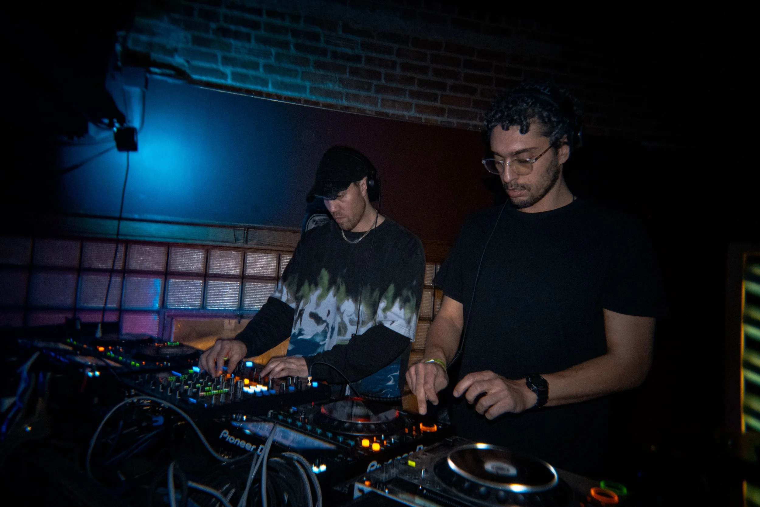 25 12 H2D NYE 2025 w ADULT 432 4K.jpg