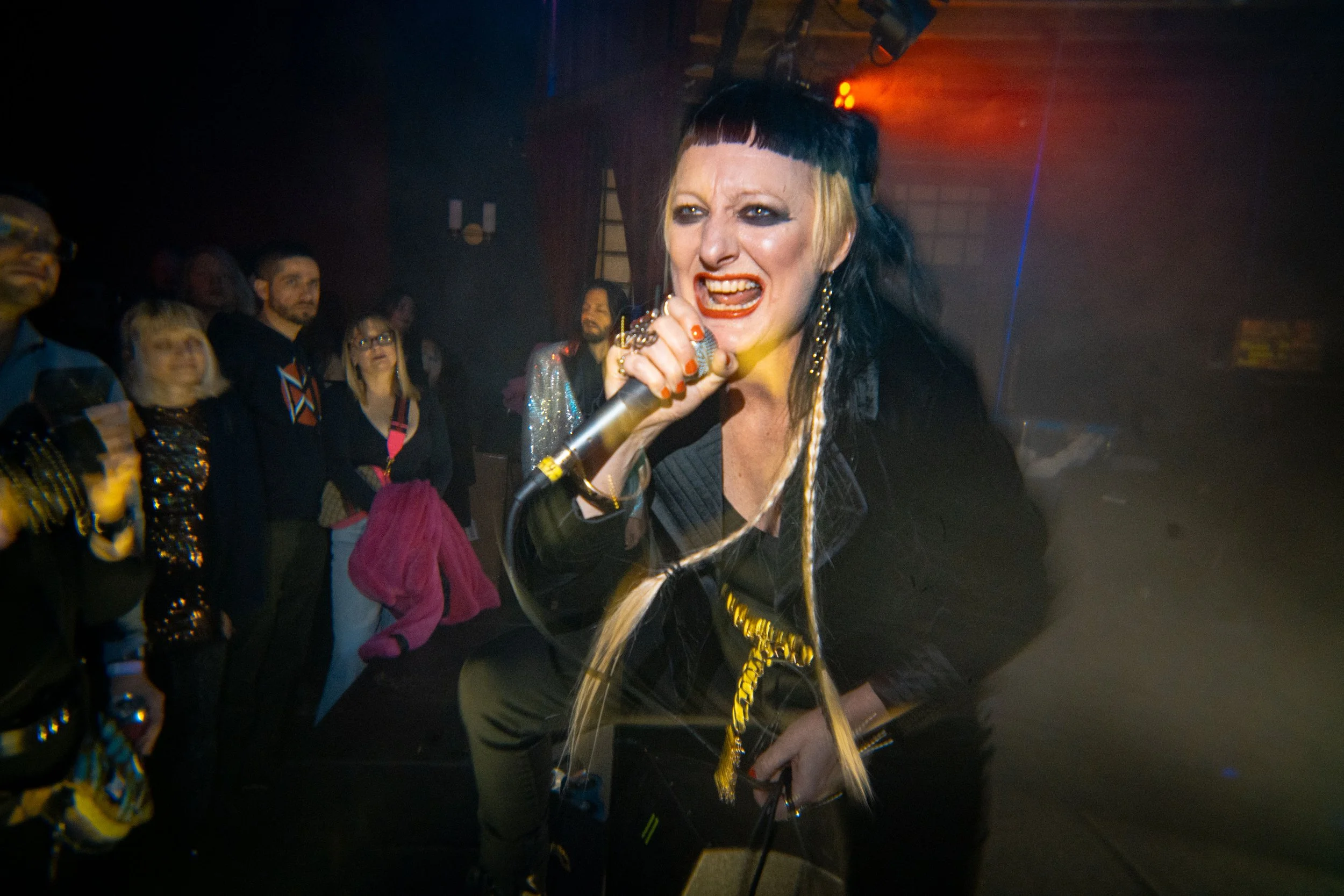 25 12 H2D NYE 2025 w ADULT 159 4K.jpg