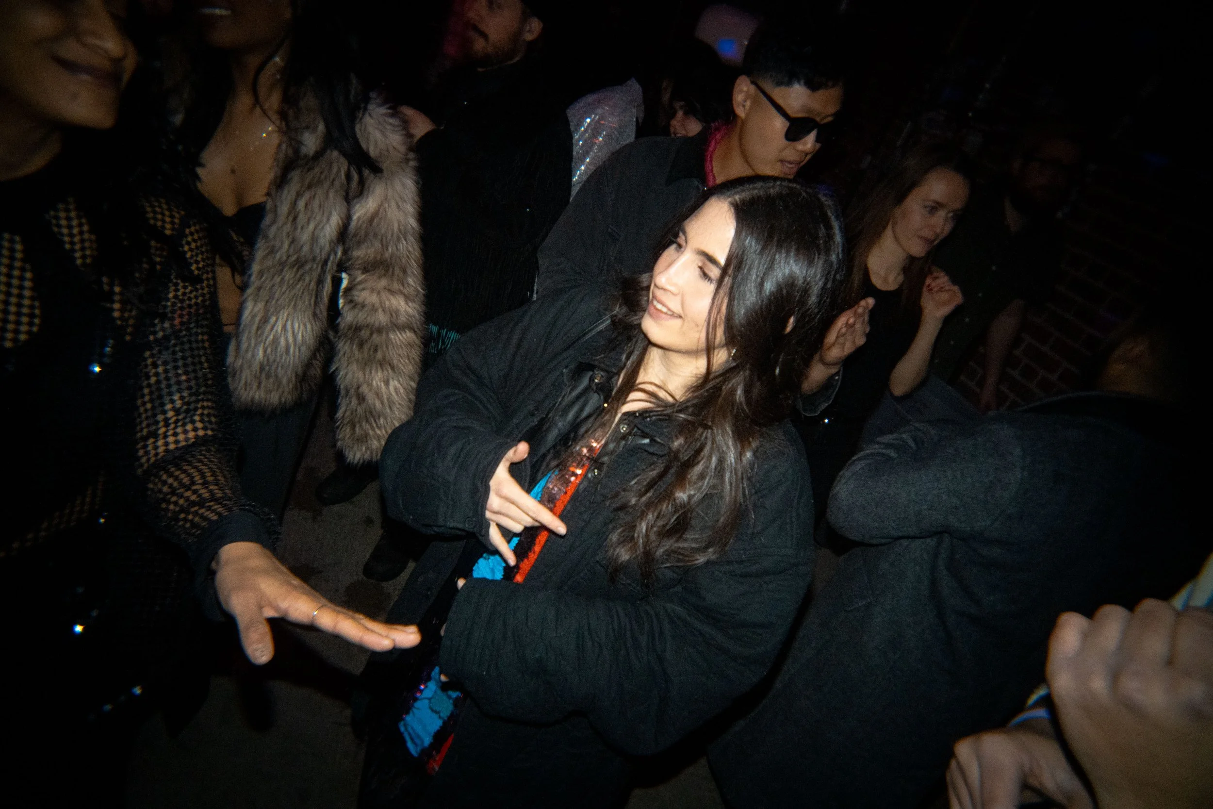 25 12 H2D NYE 2025 w ADULT 359 4K.jpg