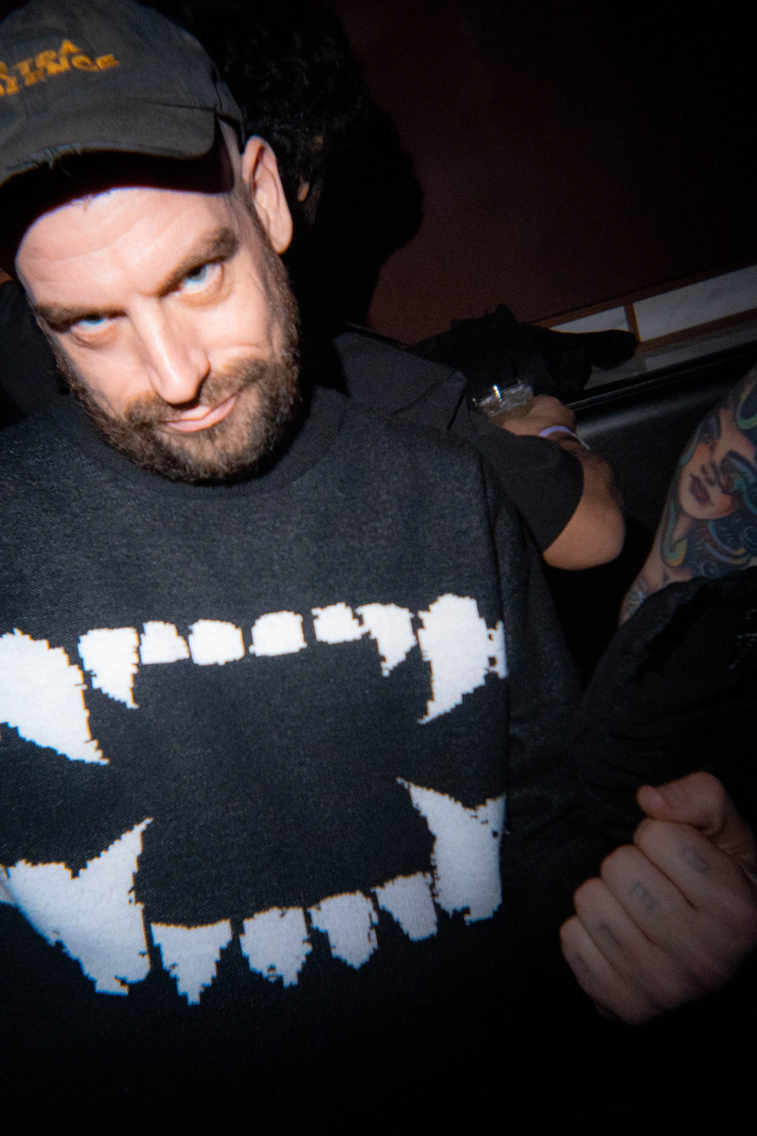 25 12 H2D NYE 2025 w ADULT 190 4K.jpg