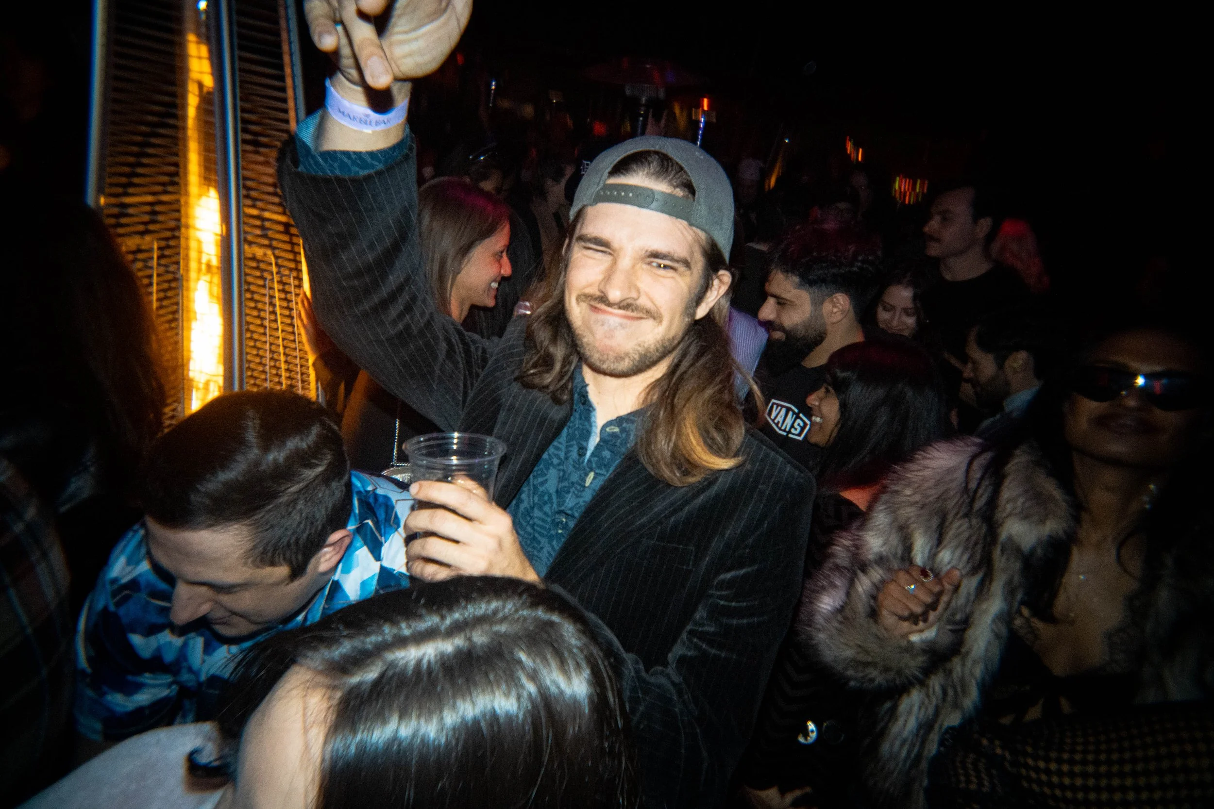 25 12 H2D NYE 2025 w ADULT 363 4K.jpg