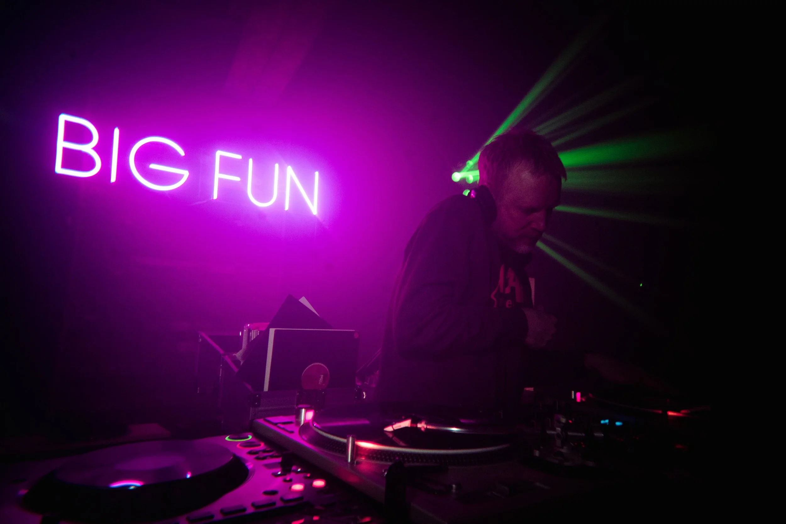 26 08 H2D X BIG FUN FIRST PARTY PARIS BAR 004-147.jpg