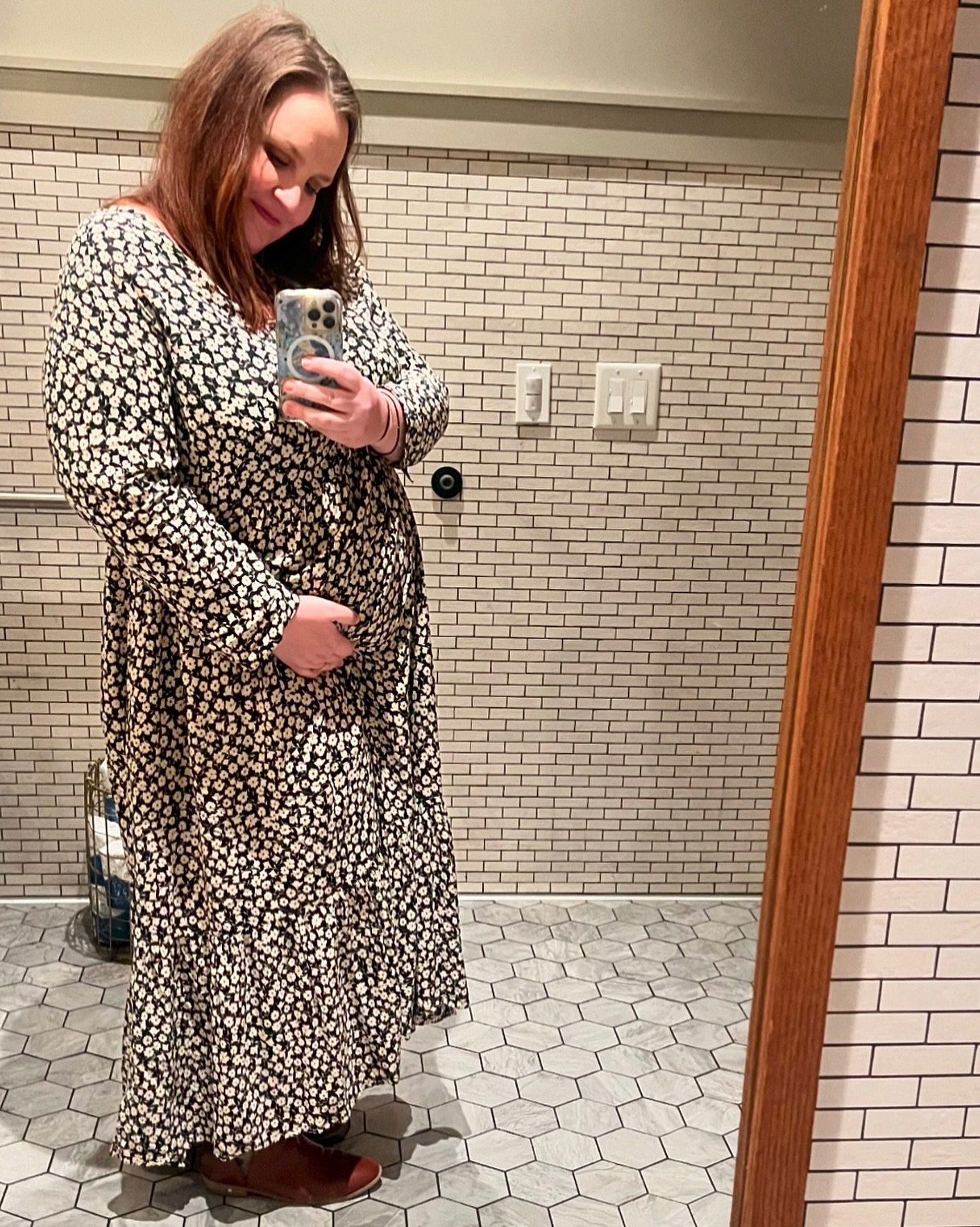 Happy Friday, from me (Courtney) and the baby in my belly!
.
.
A few housekeeping announcements: 
.
- Third trimester is here which means my maternity leave is rapidly getting closer! 
.
- what does that mean for business at Raleigh Cheesy? Absolutel