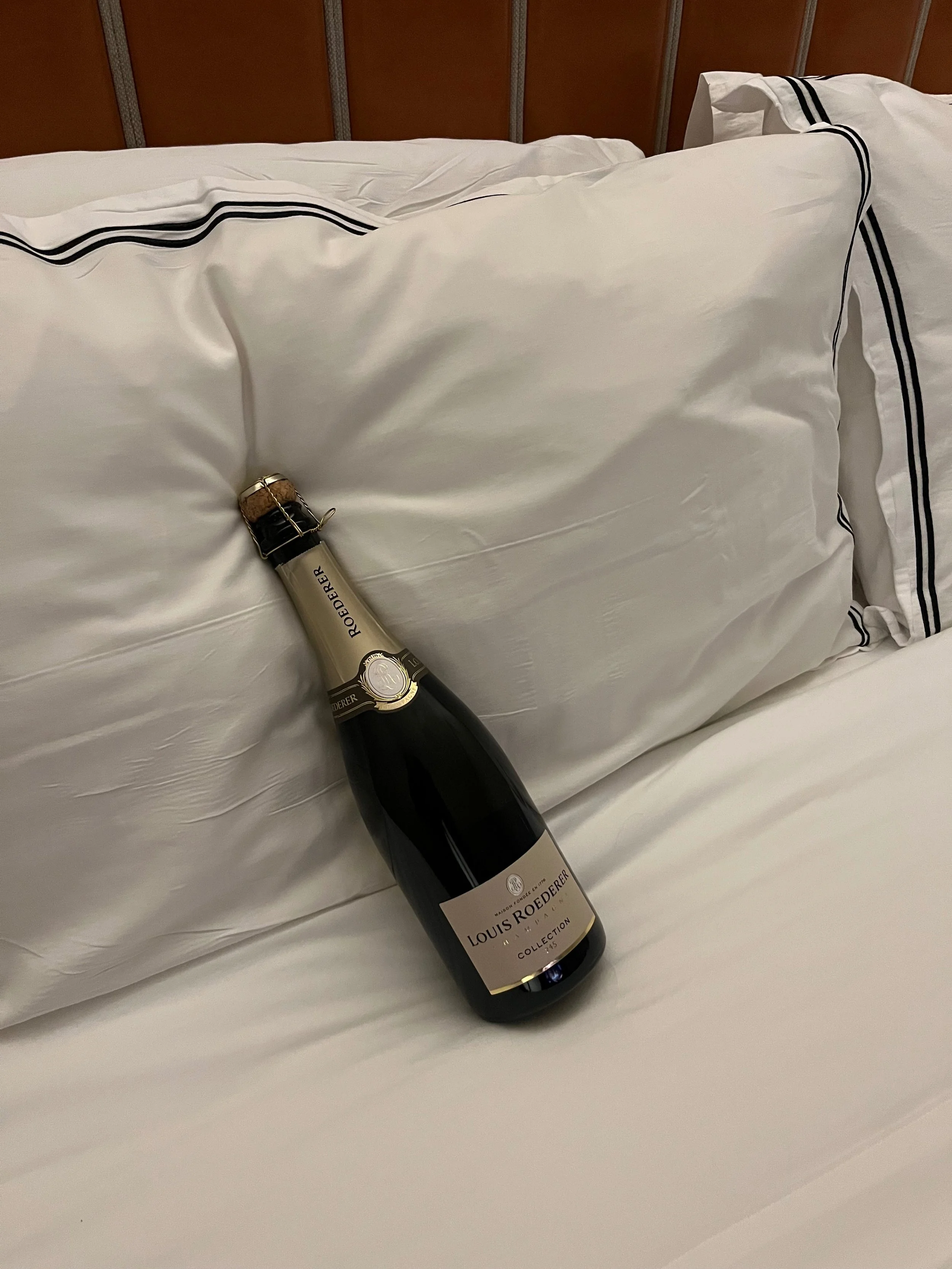 champagne in hotel | www.lalatriplett.com