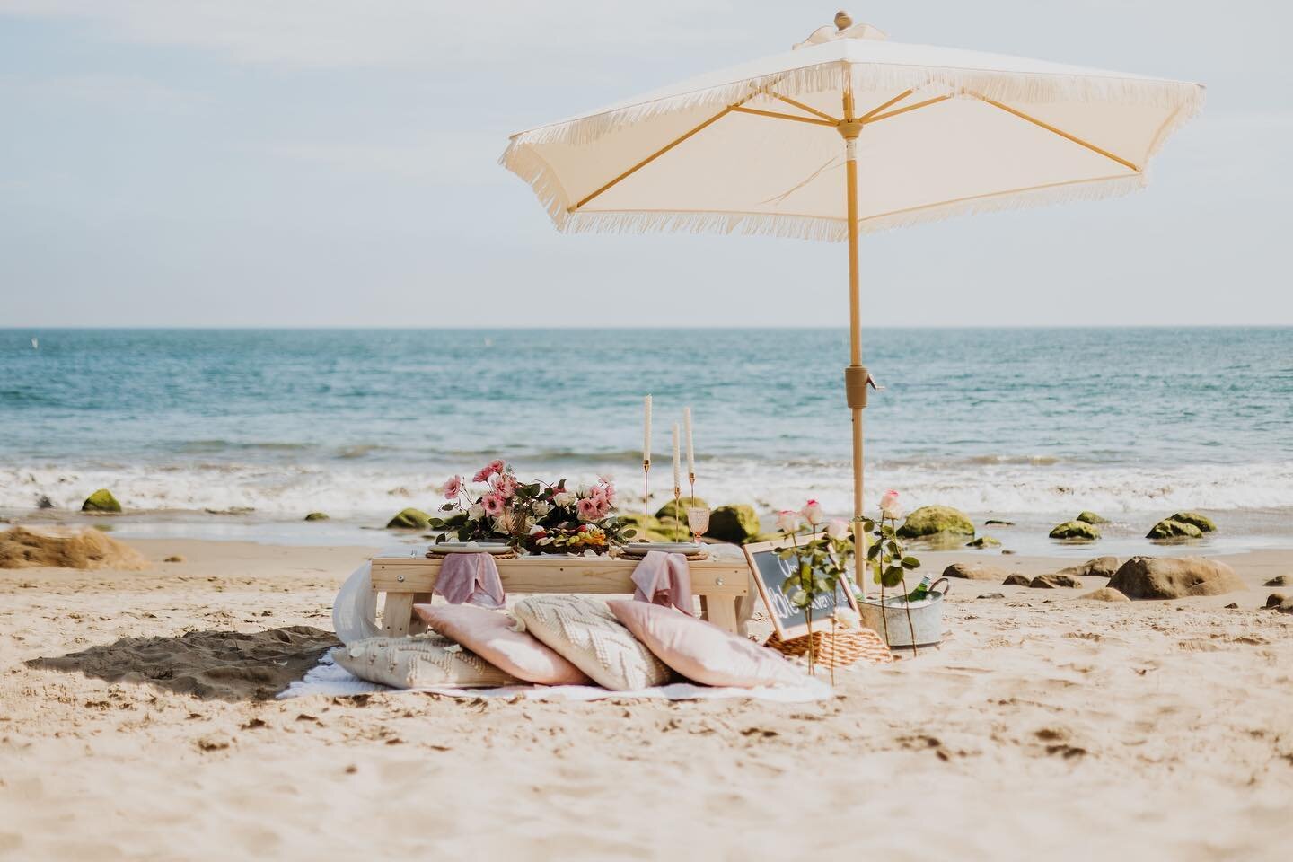 Life is one big adventure, and the best thing is finding the right person to share it with ❤️❤️❤️

📸  @burgundybluephoto 

#proposal #beach #cheeseboard #charcuterieboard #beachpicnic #beachproposal #views #montecito #santabarbara #california #805 #