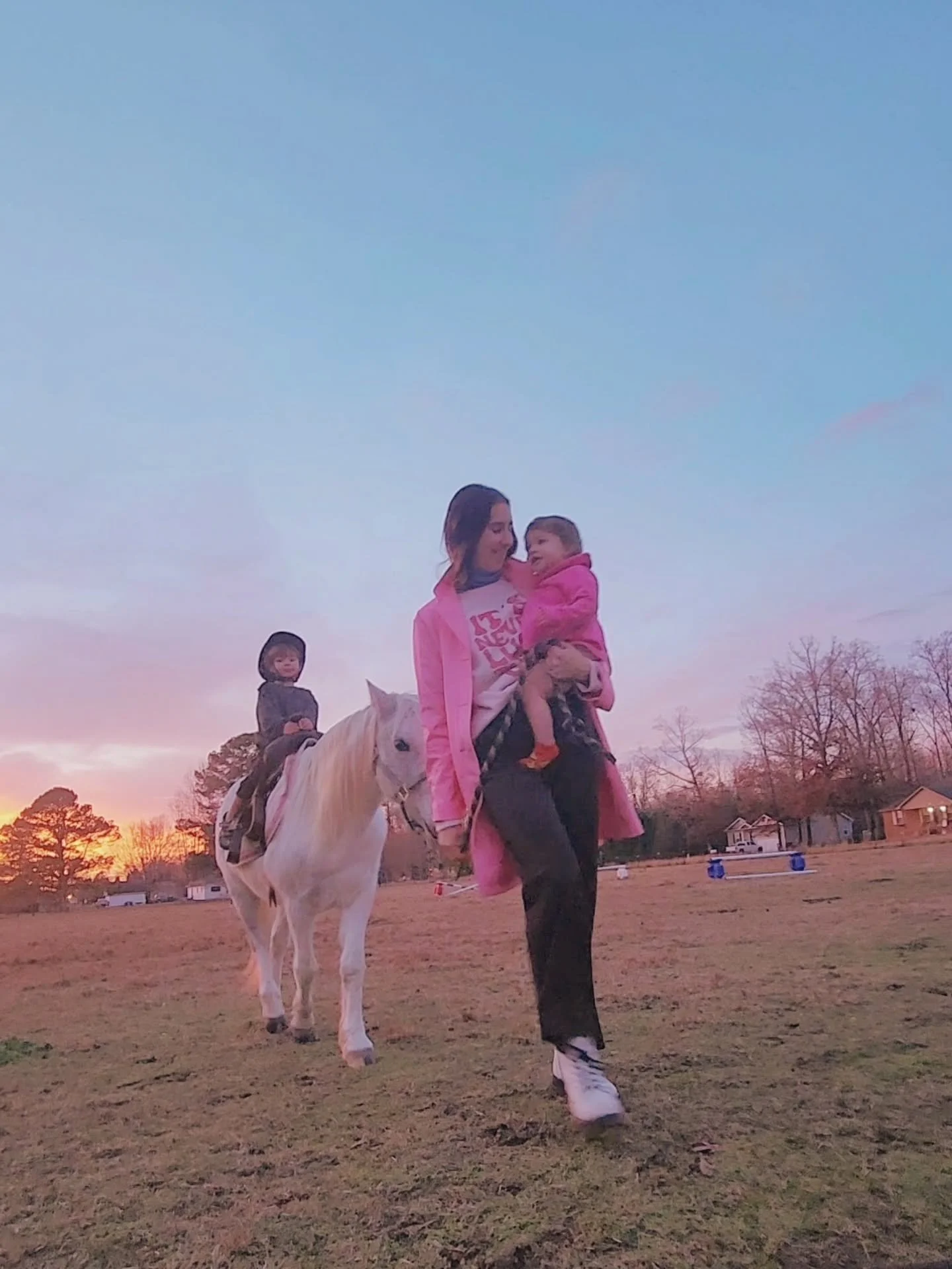 Everyone had their coats on today at the barn... I love when we have the time to relax and hangout with all the little animals 💕 

Remember if you have a crazy idea or a big dream... Just take it one step at a time you never know where you'll end up