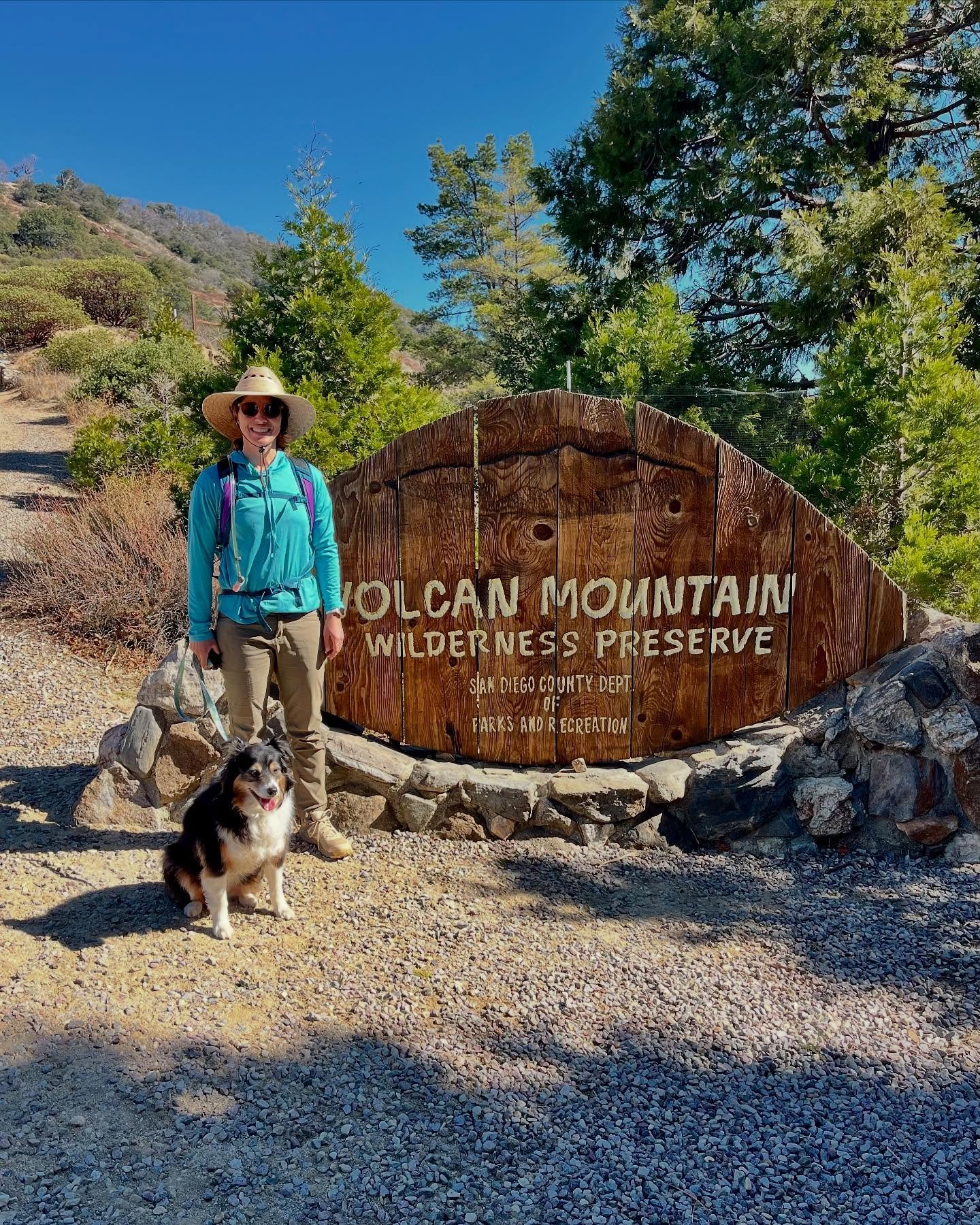 VOLCAN MOUNTAIN ⛰️ 5th hike of the year and #4 of the San Diego 6 Peak Challenge!

I literally just did this trail a couple months ago, but it&rsquo;s part of the San Diego 6-Pack of Peaks and it was unseasonably warm in Julian yesterday so off I wen