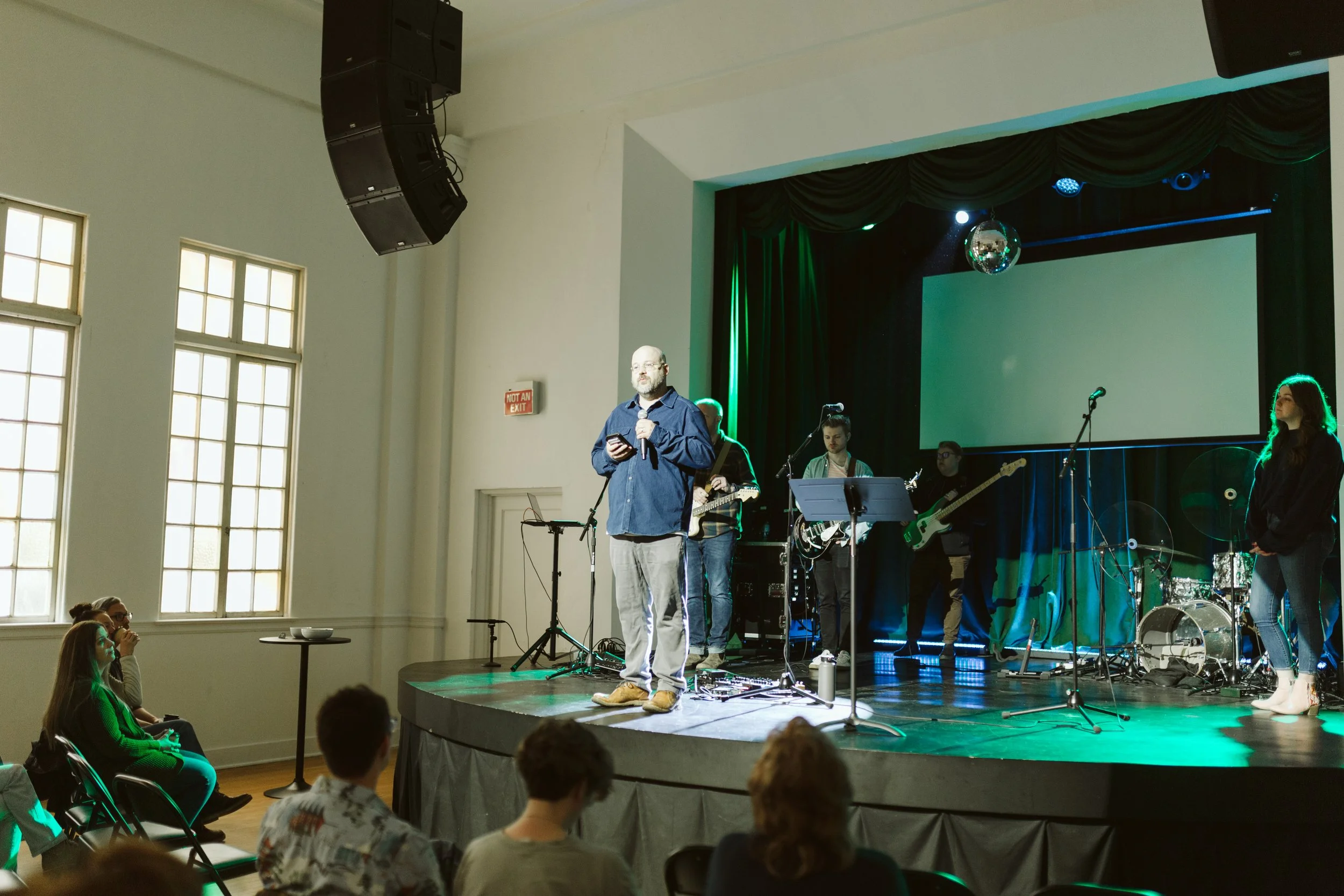 Just Jesus: Finding Peace in a Divided World
