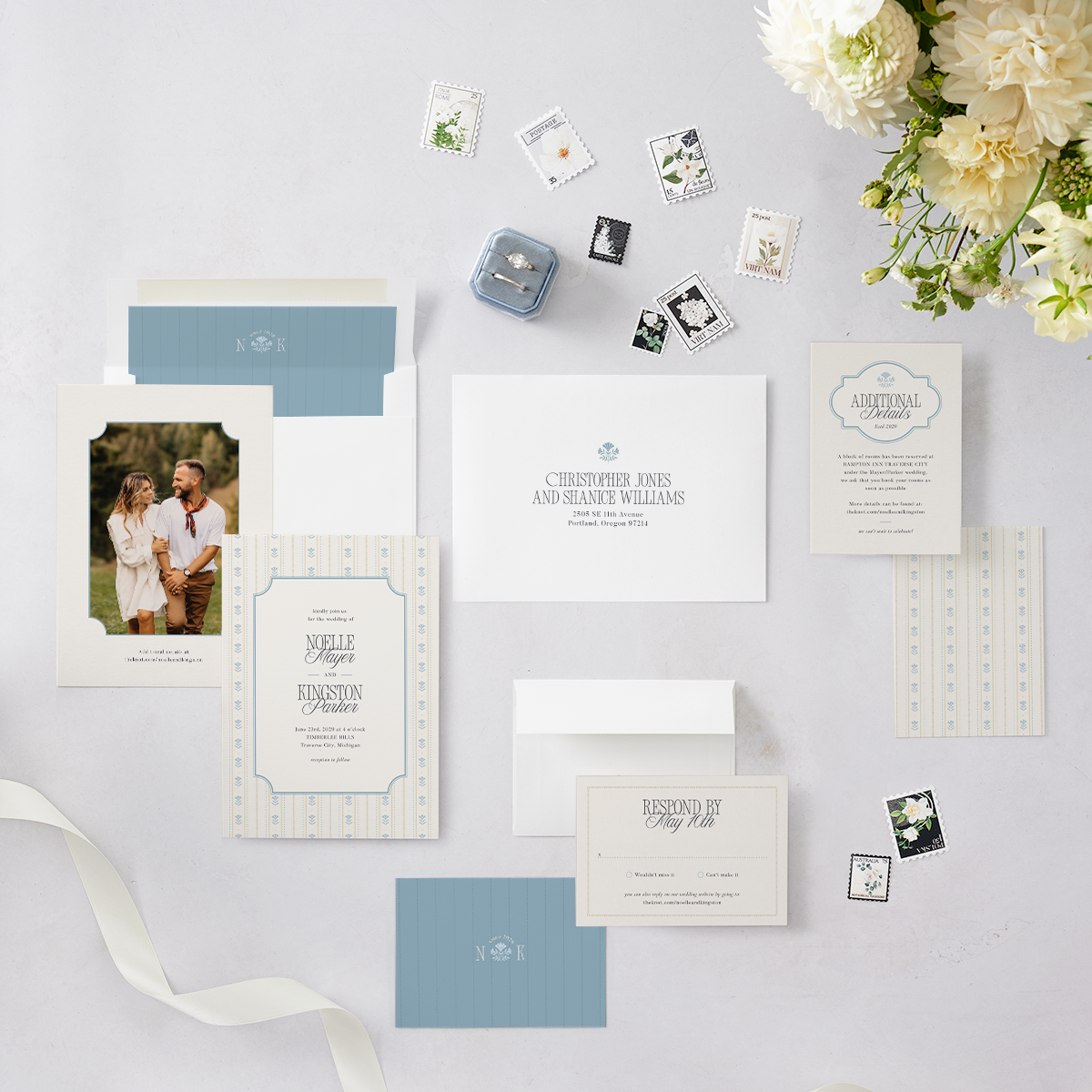 Dainty Vintage Wildflower Pattern